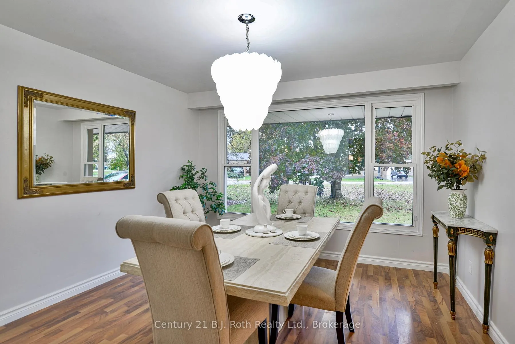 Photo 6 of 456 Mooney Crescent, Orillia — HOMEH