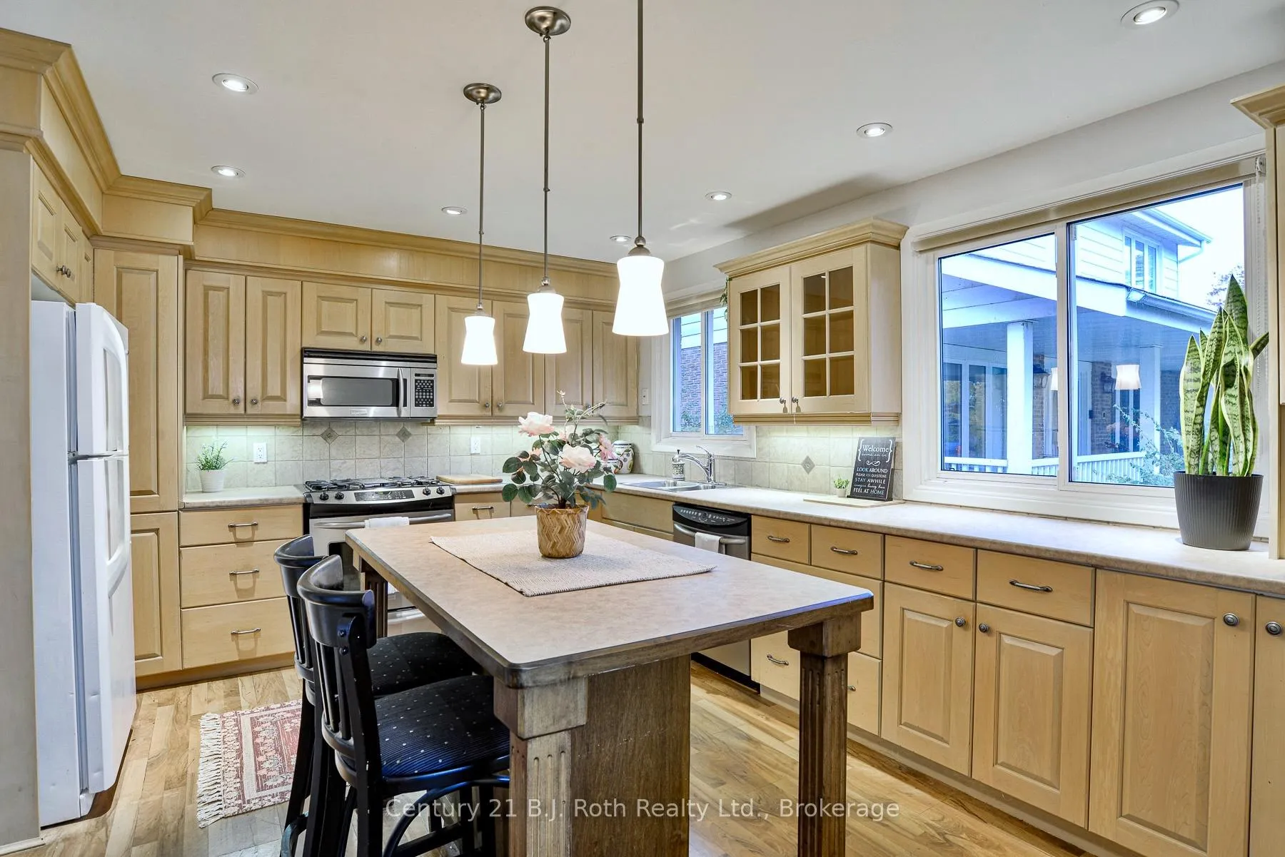 Photo 7 of 456 Mooney Crescent, Orillia — HOMEH