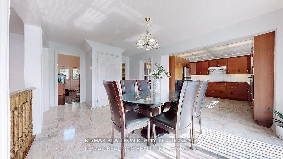 Photo 13 of 72 Spanhouse Crescent, Markham, Unionville — HOMEH