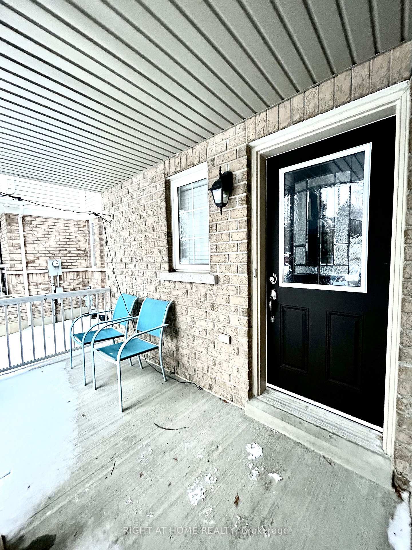 Photo 3 of 35 Redfern Crescent, Clarington, Bowmanville — HOMEH