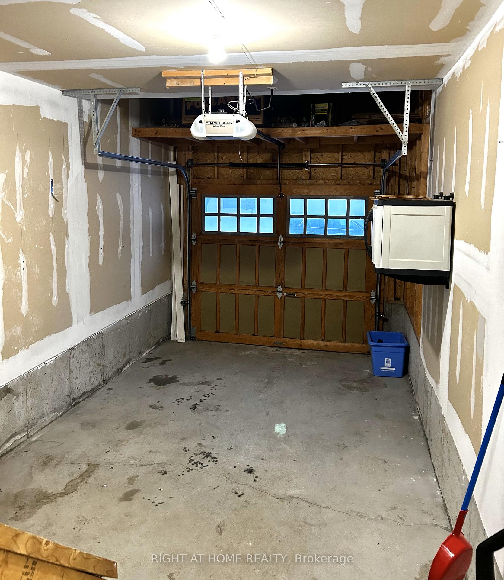 Photo 14 of 35 Redfern Crescent, Clarington, Bowmanville — HOMEH