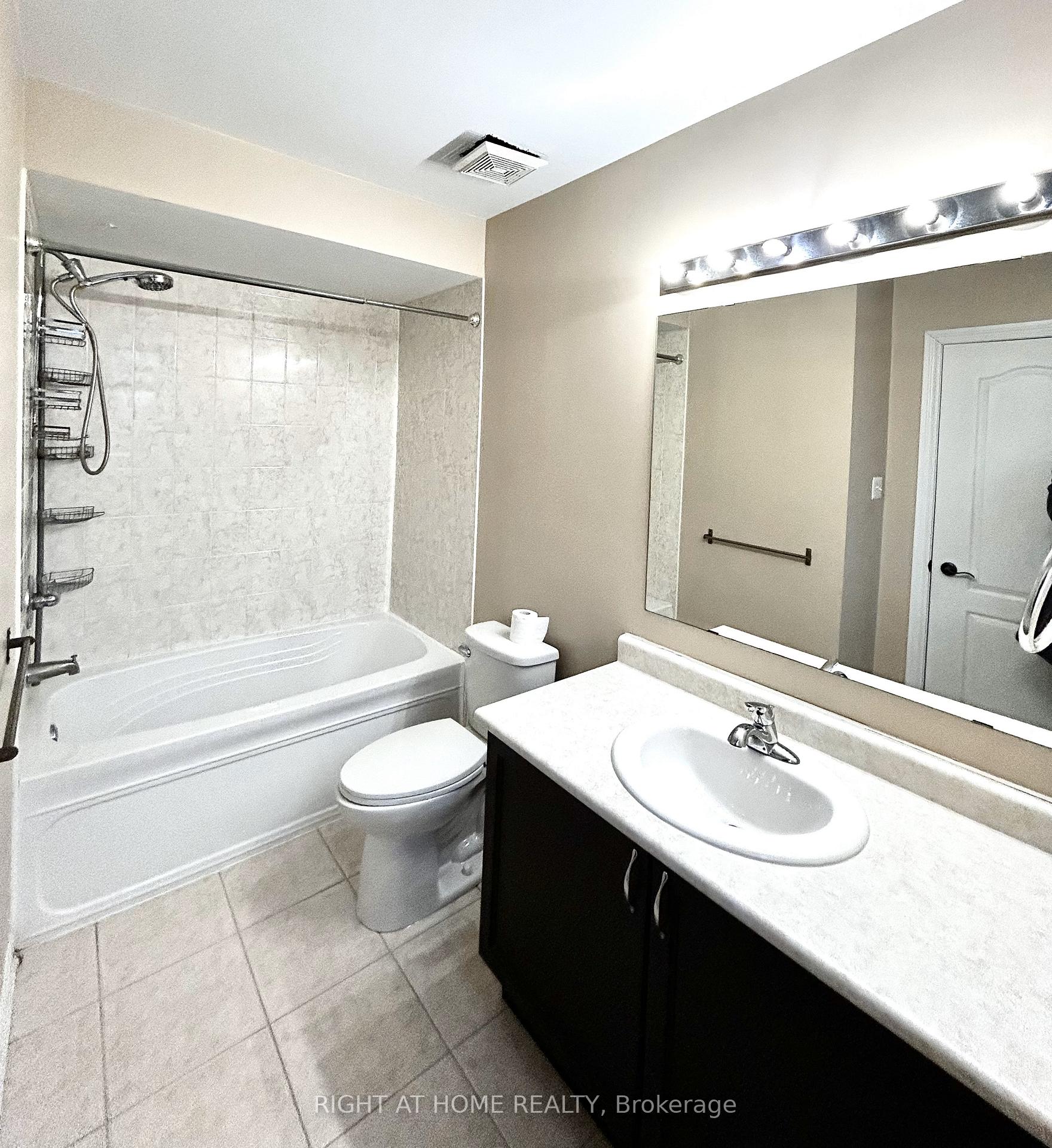 Photo 20 of 35 Redfern Crescent, Clarington, Bowmanville — HOMEH