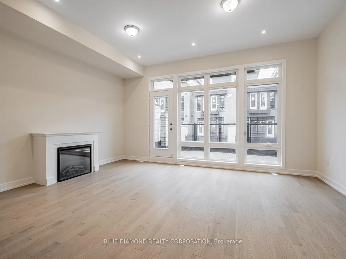 Photo 7 of 155 Credit Lane, Richmond Hill, Jefferson — HOMEH