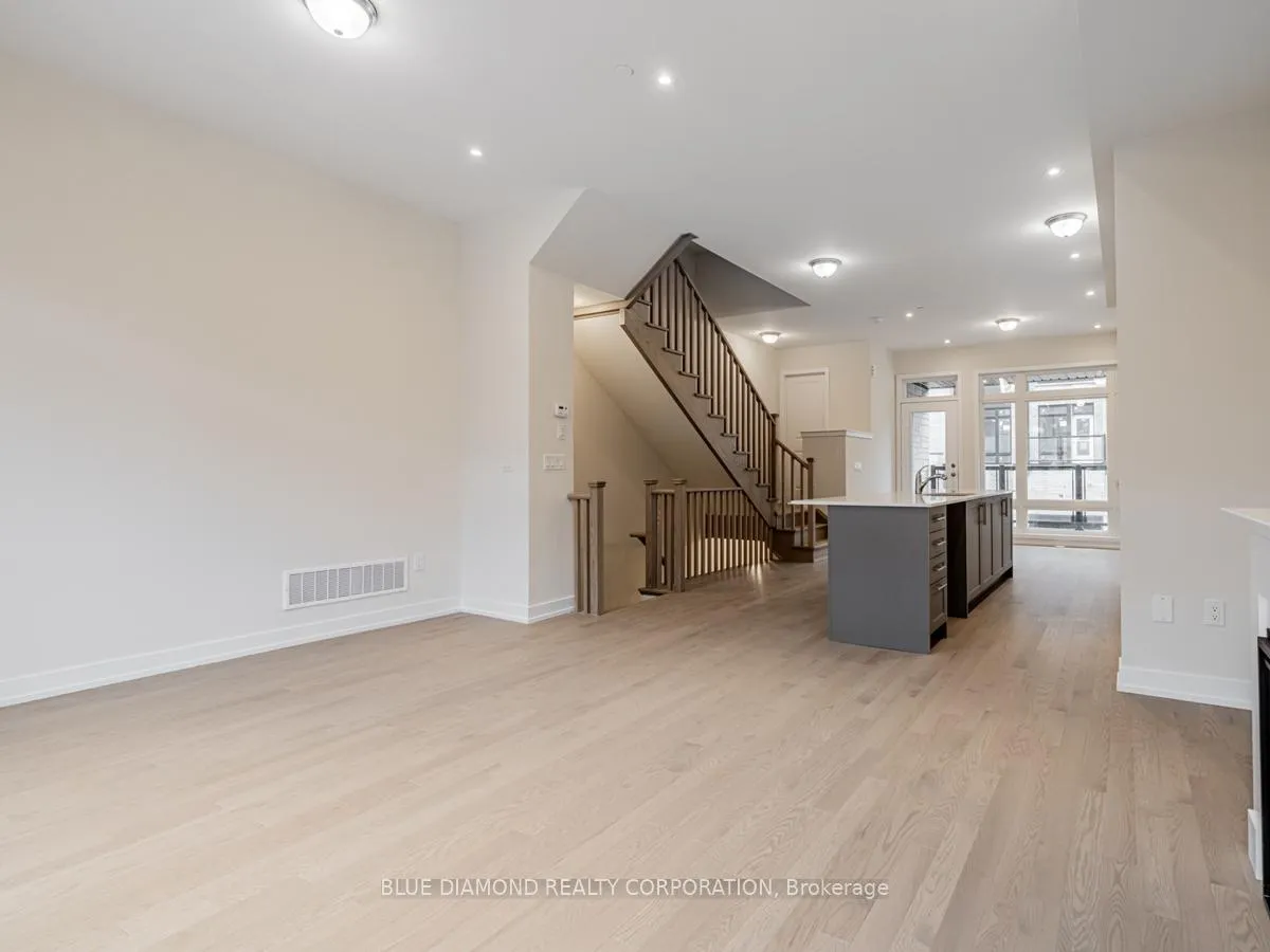 Photo 8 of 155 Credit Lane, Richmond Hill, Jefferson — HOMEH