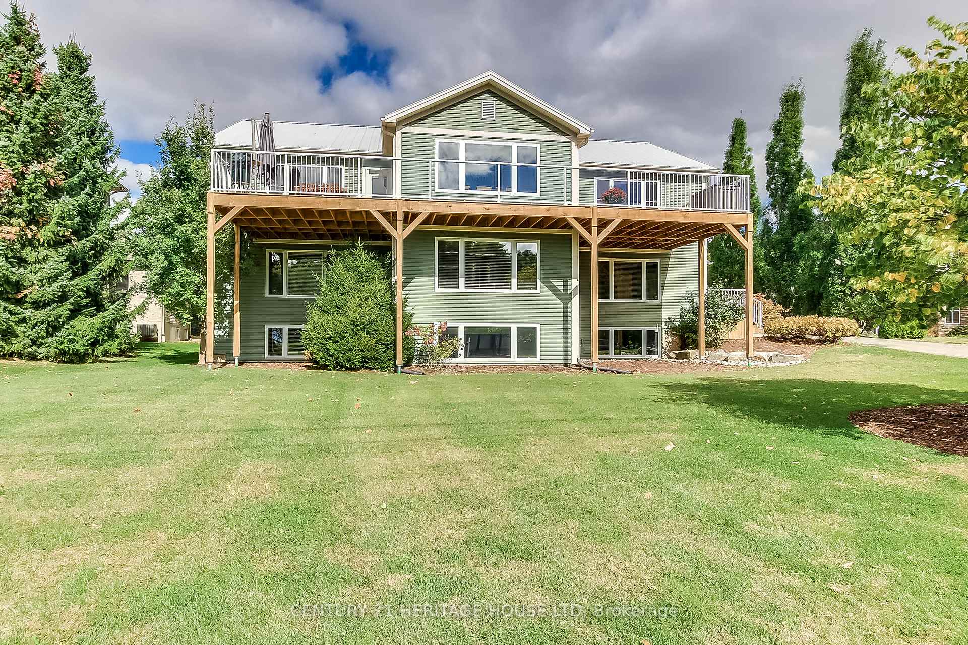 Photo 1 of 641 George Street W, Central Elgin, Rural Central Elgin — HOMEH