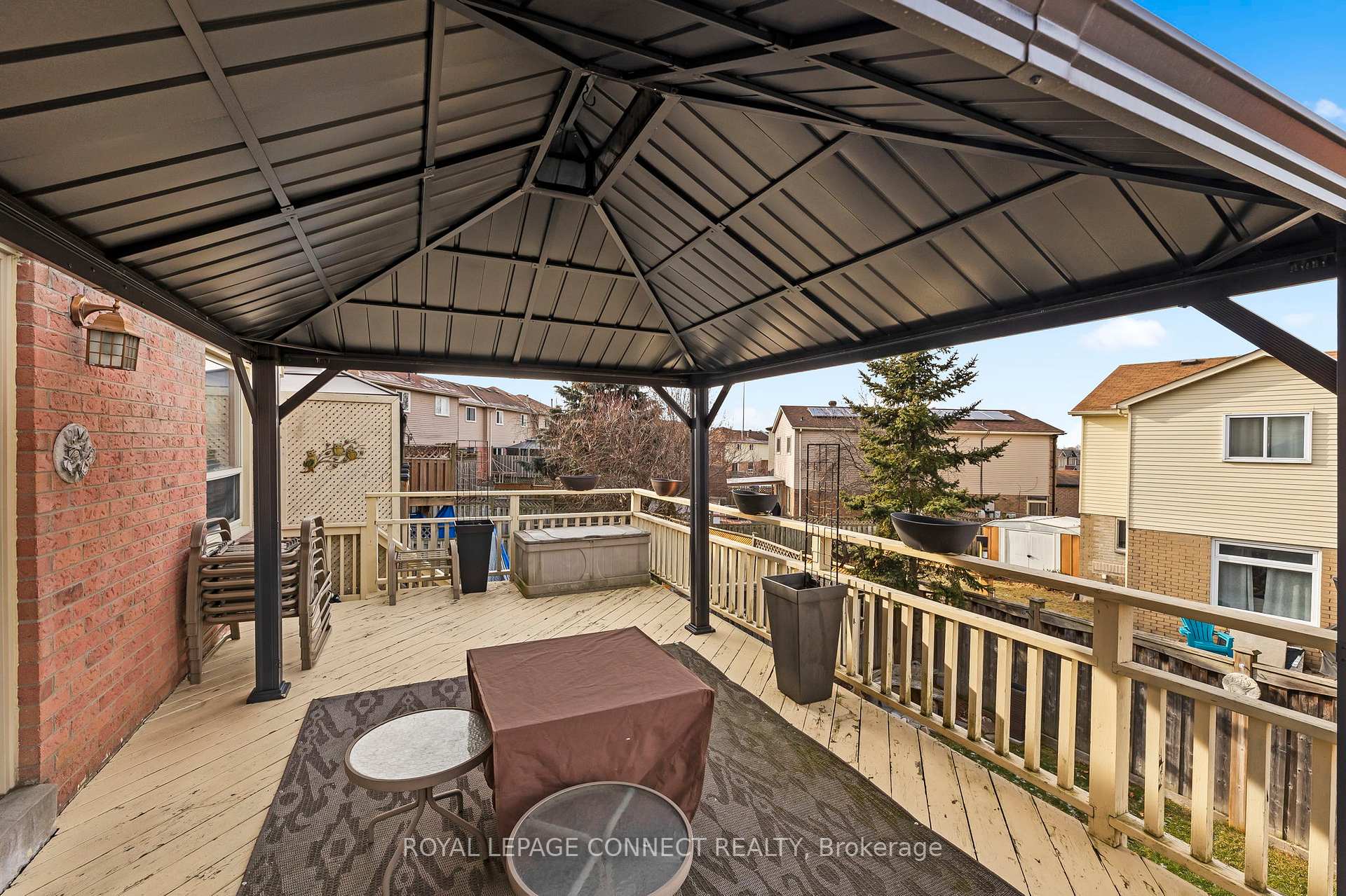 Photo 3 of 72 Wright Crescent, Ajax, Central — HOMEH