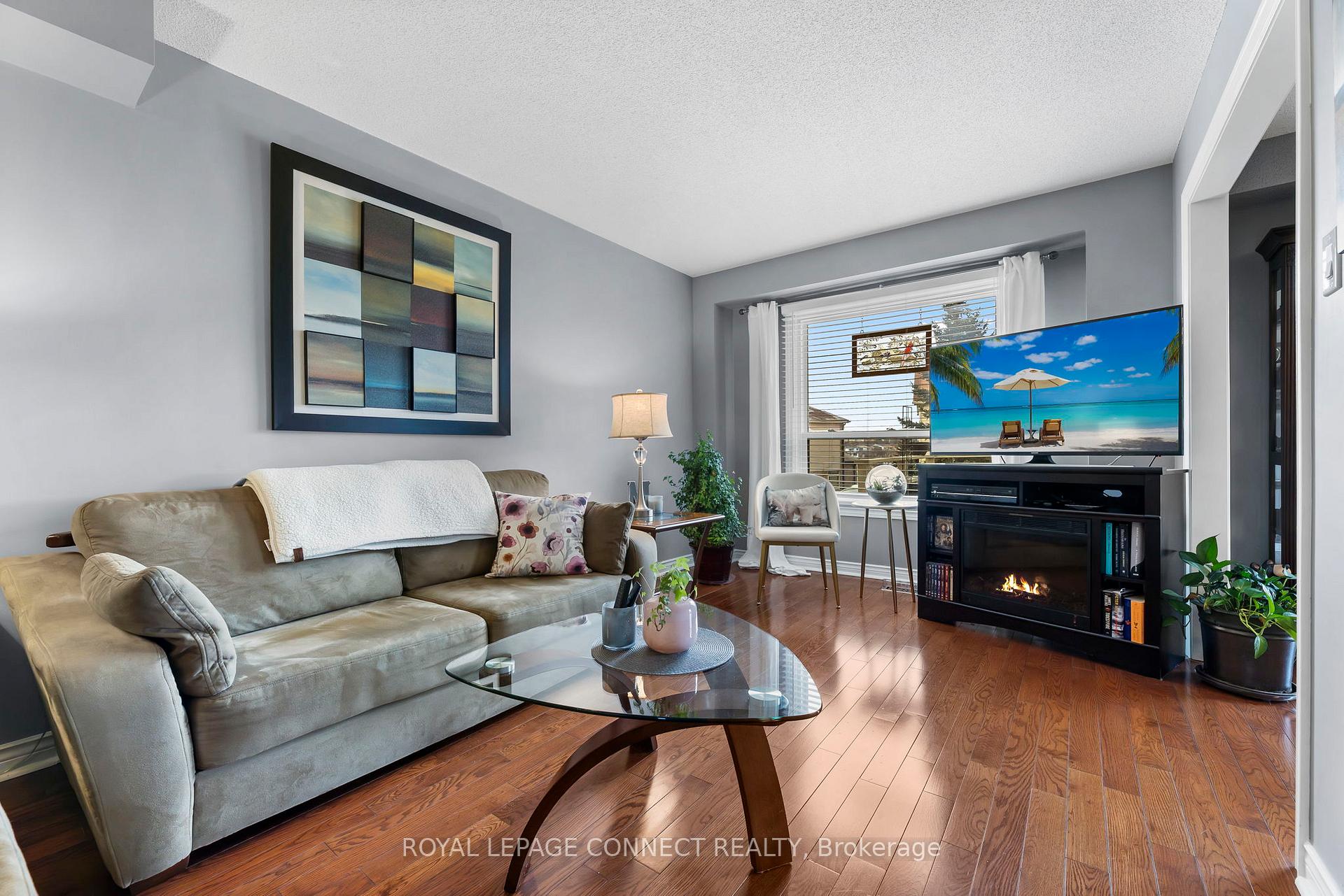 Photo 12 of 72 Wright Crescent, Ajax, Central — HOMEH