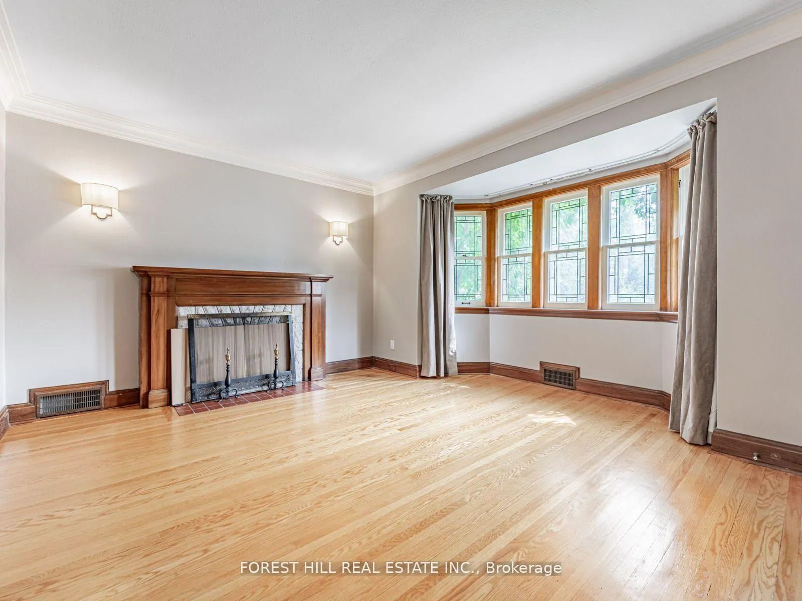 Photo 10 of 2 Esgore Drive, Toronto, Bedford Park-Nortown — HOMEH