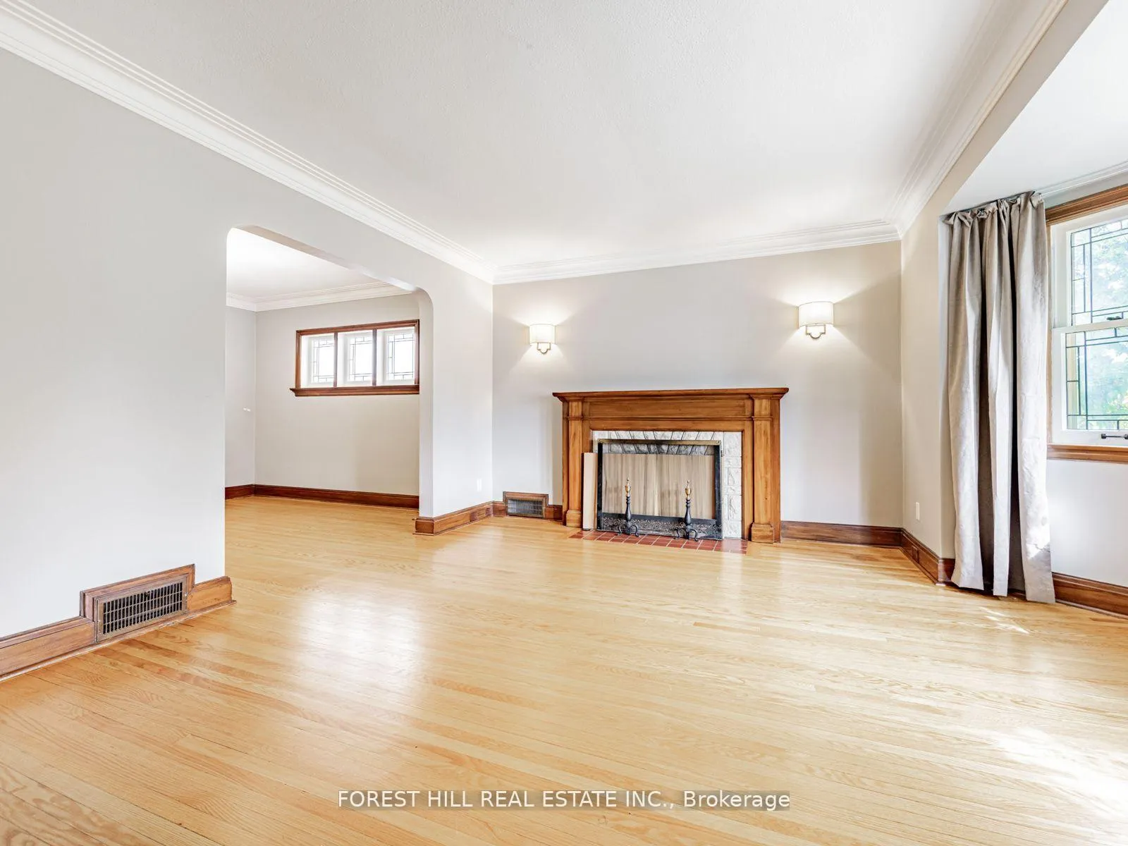 Photo 12 of 2 Esgore Drive, Toronto, Bedford Park-Nortown — HOMEH