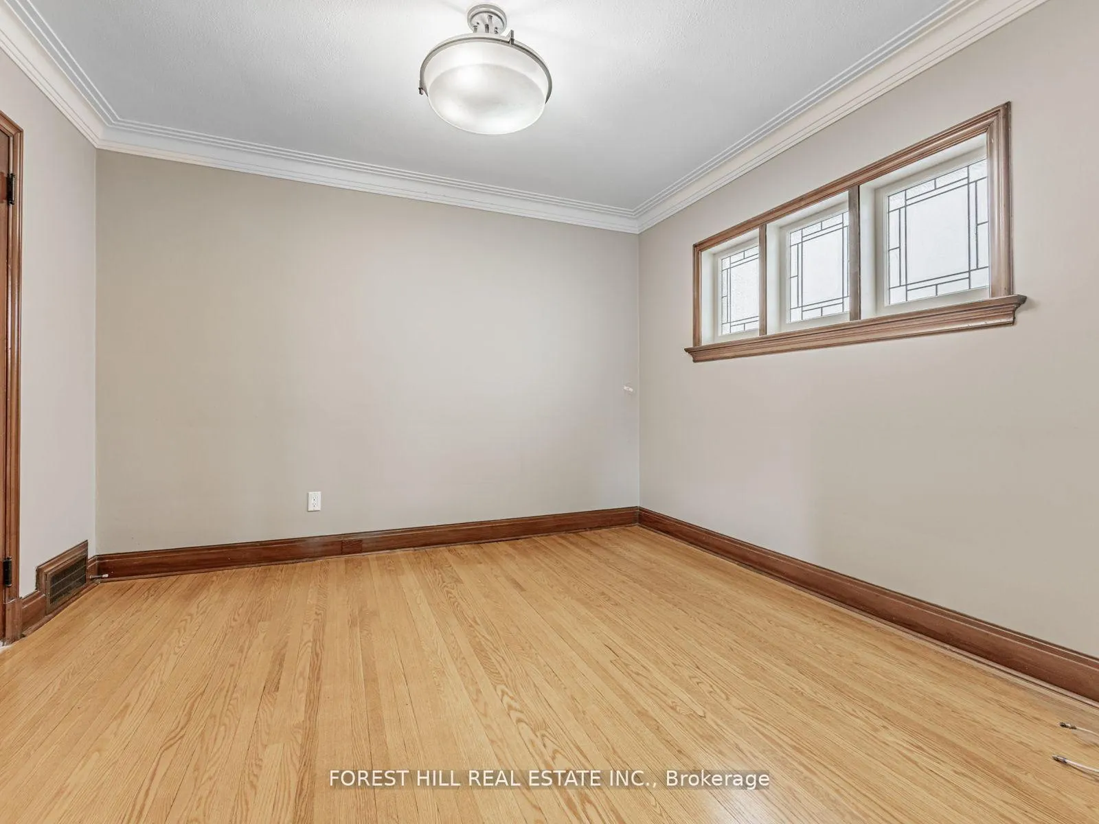Photo 16 of 2 Esgore Drive, Toronto, Bedford Park-Nortown — HOMEH