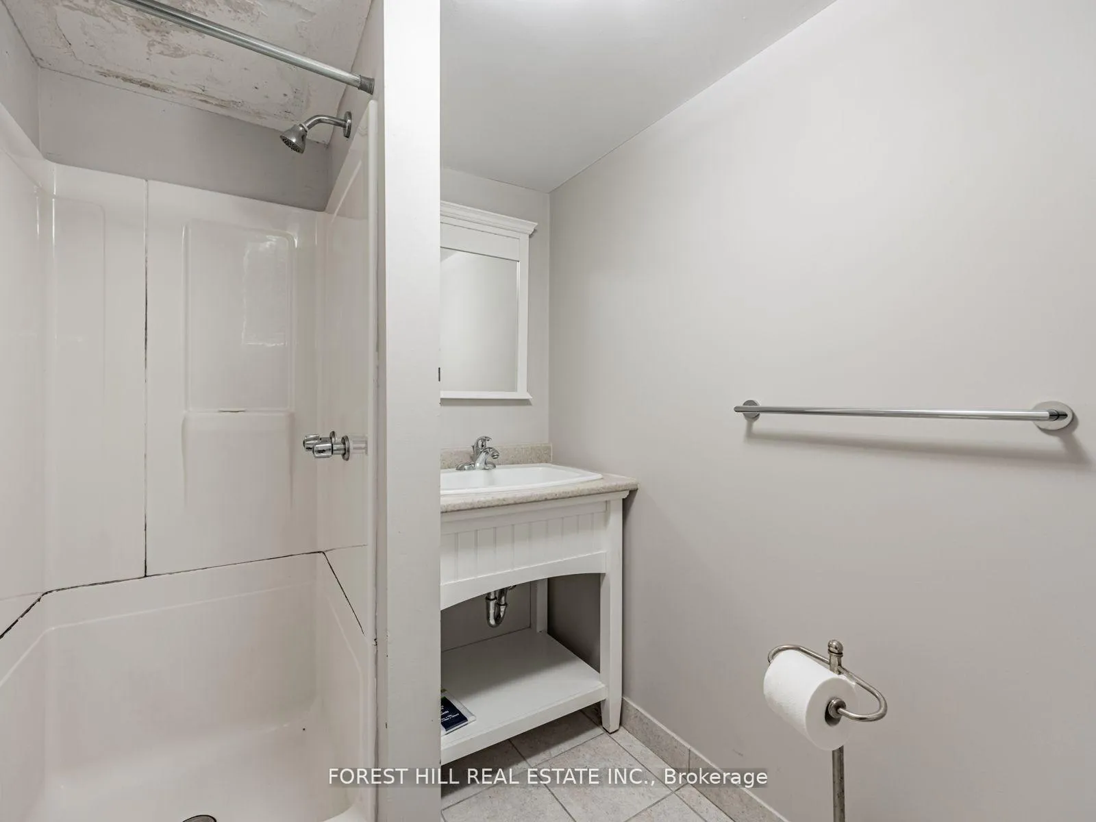 Photo 30 of 2 Esgore Drive, Toronto, Bedford Park-Nortown — HOMEH