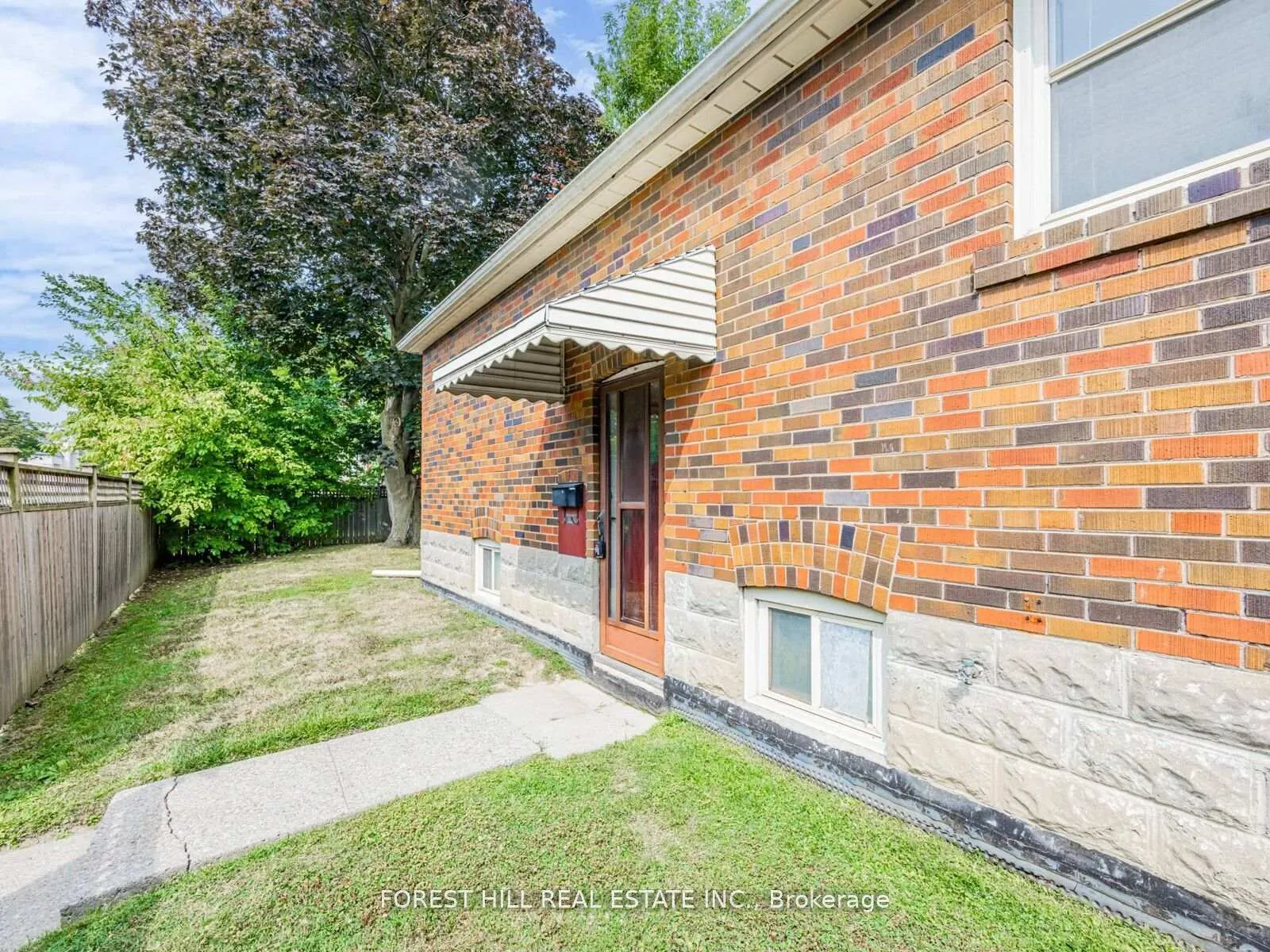 Photo 32 of 2 Esgore Drive, Toronto, Bedford Park-Nortown — HOMEH