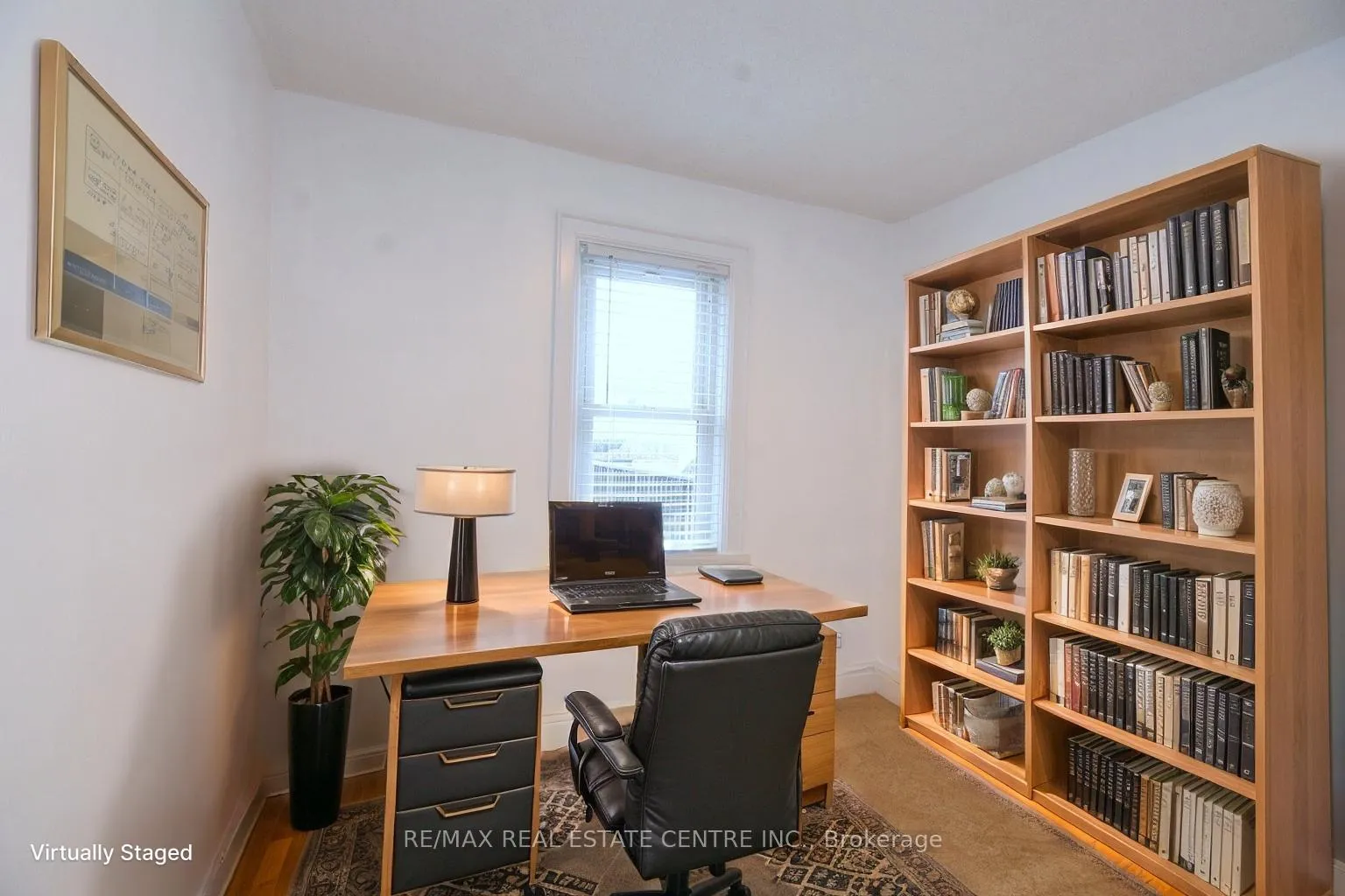 Photo 5 of 215 Walter Avenue S, Hamilton, Glenview — HOMEH