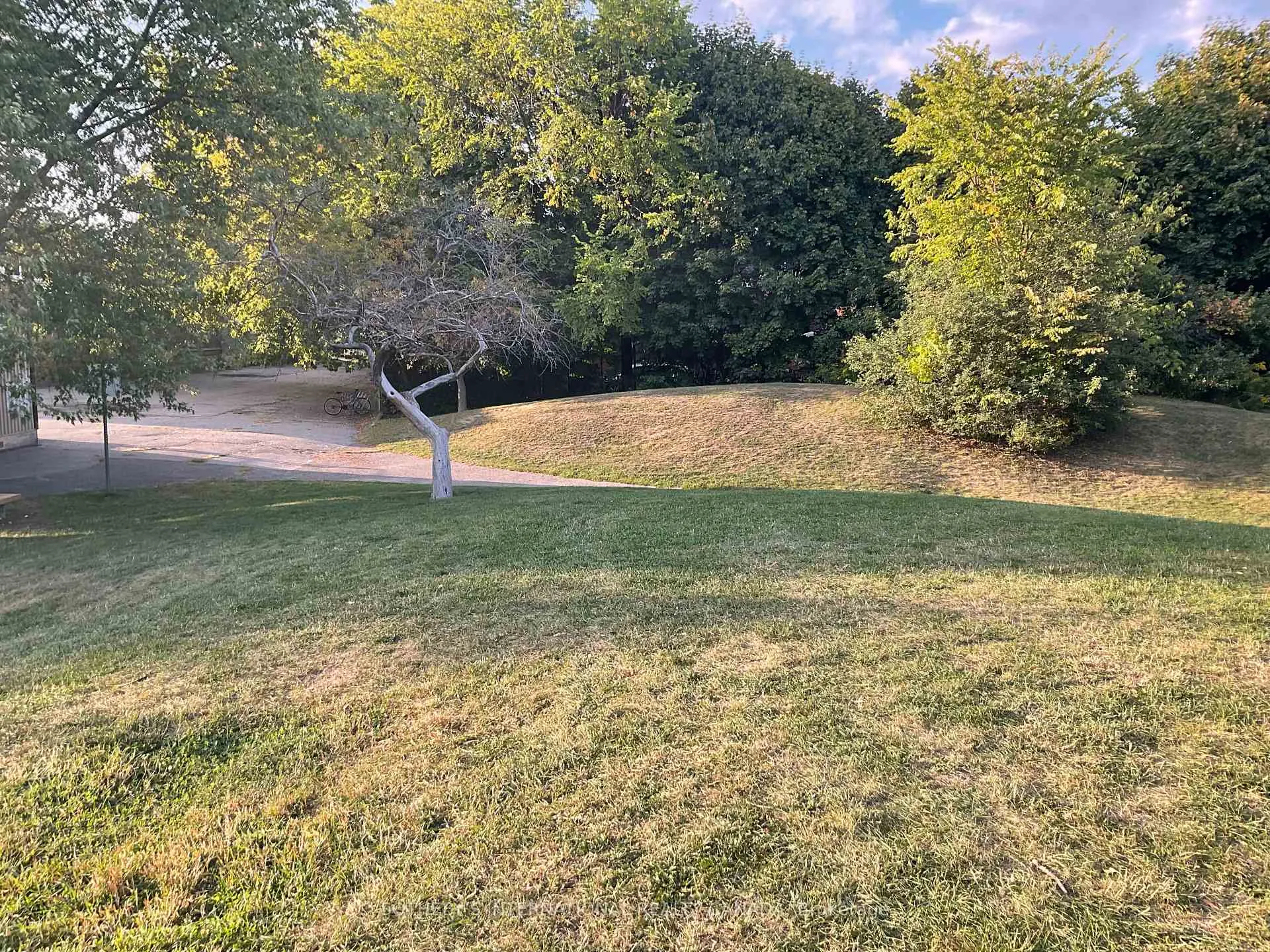 Photo 9 of 153 Glen Cedar Road, Toronto, Humewood-Cedarvale — HOMEH