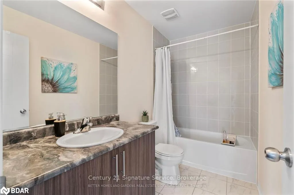 Photo 9 of 42 Bedford Estates Crescent, Barrie, Bayshore — HOMEH
