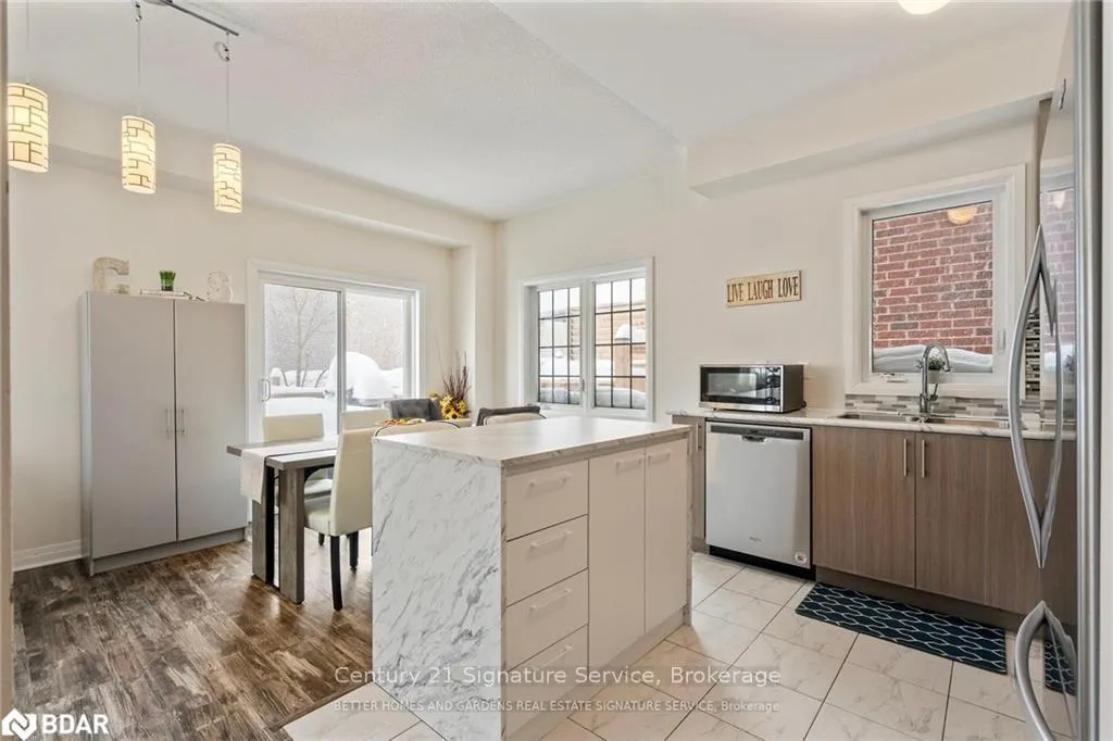 Photo 10 of 42 Bedford Estates Crescent, Barrie, Bayshore — HOMEH