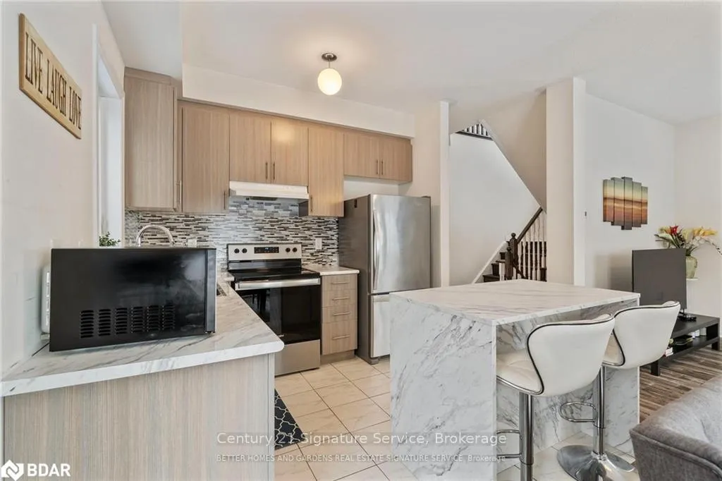 Photo 13 of 42 Bedford Estates Crescent, Barrie, Bayshore — HOMEH