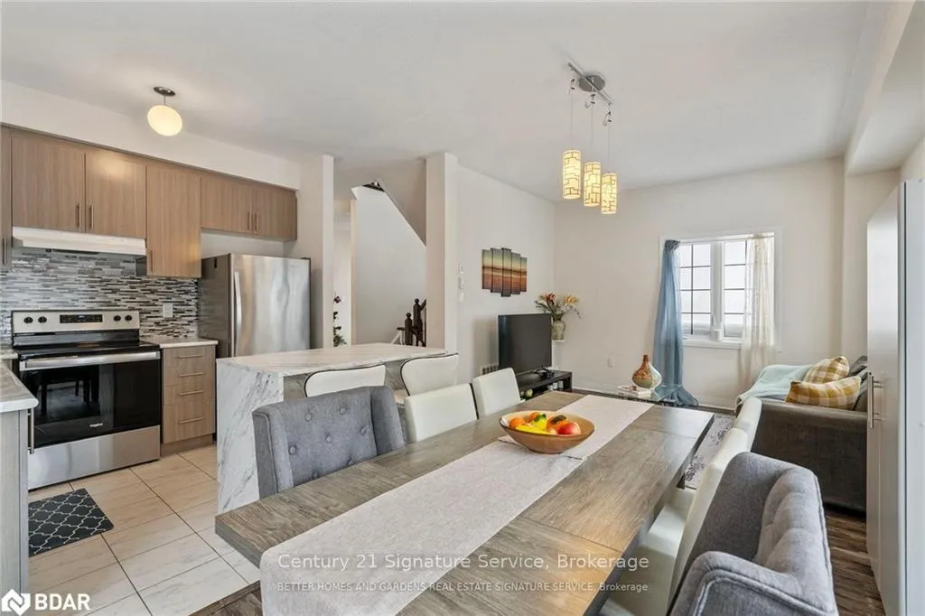Photo 14 of 42 Bedford Estates Crescent, Barrie, Bayshore — HOMEH