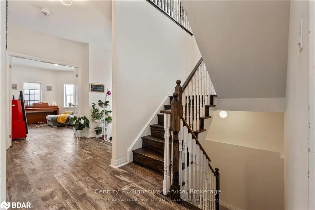 Photo 18 of 42 Bedford Estates Crescent, Barrie, Bayshore — HOMEH