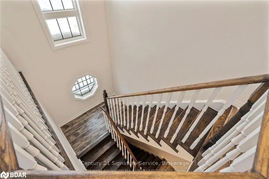 Photo 19 of 42 Bedford Estates Crescent, Barrie, Bayshore — HOMEH