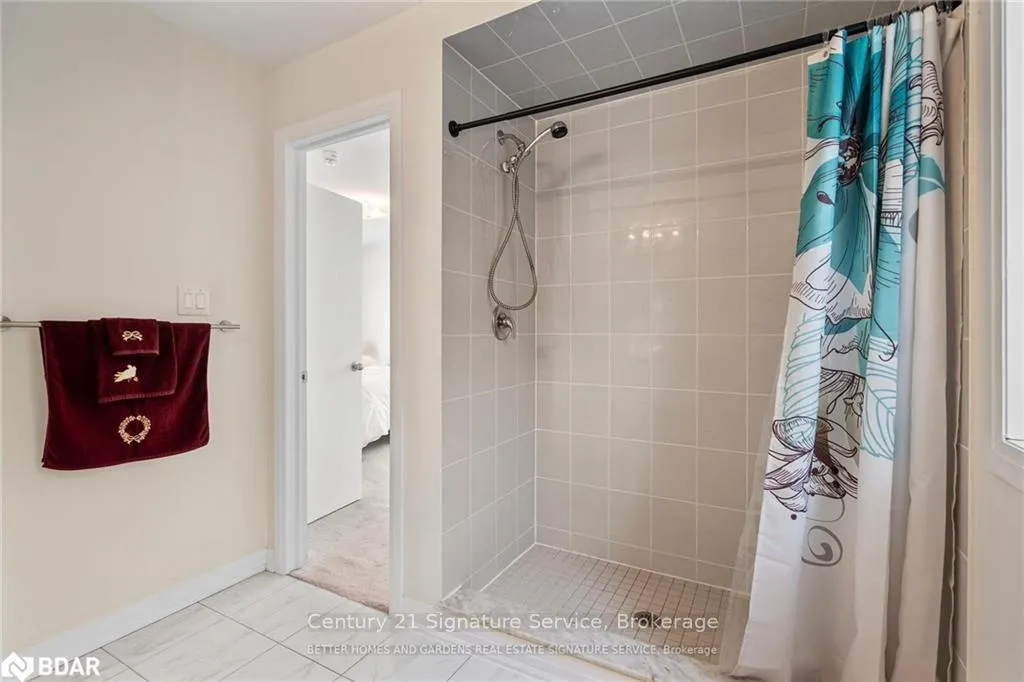 Photo 25 of 42 Bedford Estates Crescent, Barrie, Bayshore — HOMEH