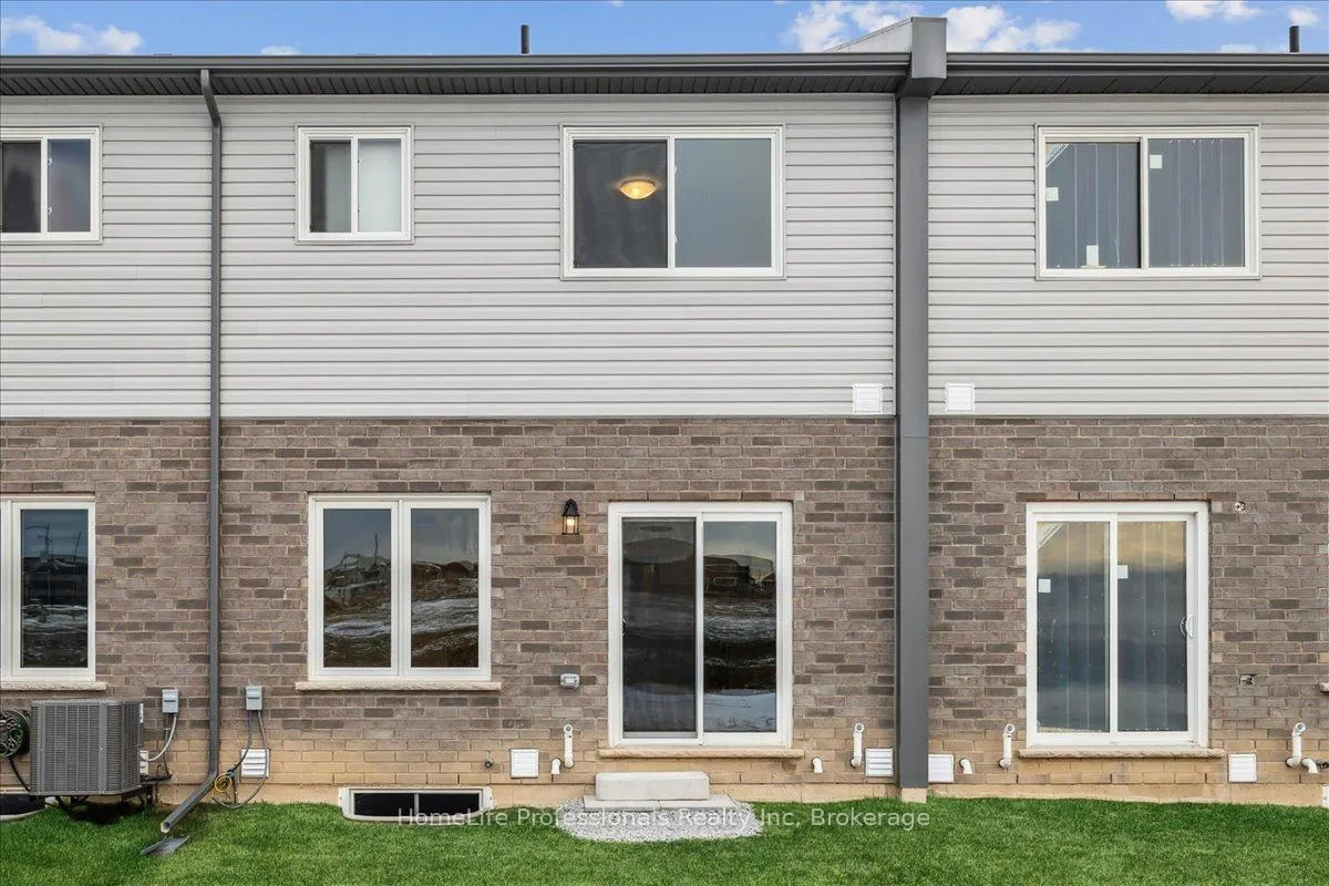 Photo 44 of 85 Elvira Way, Thorold, Rolling Meadows — HOMEH