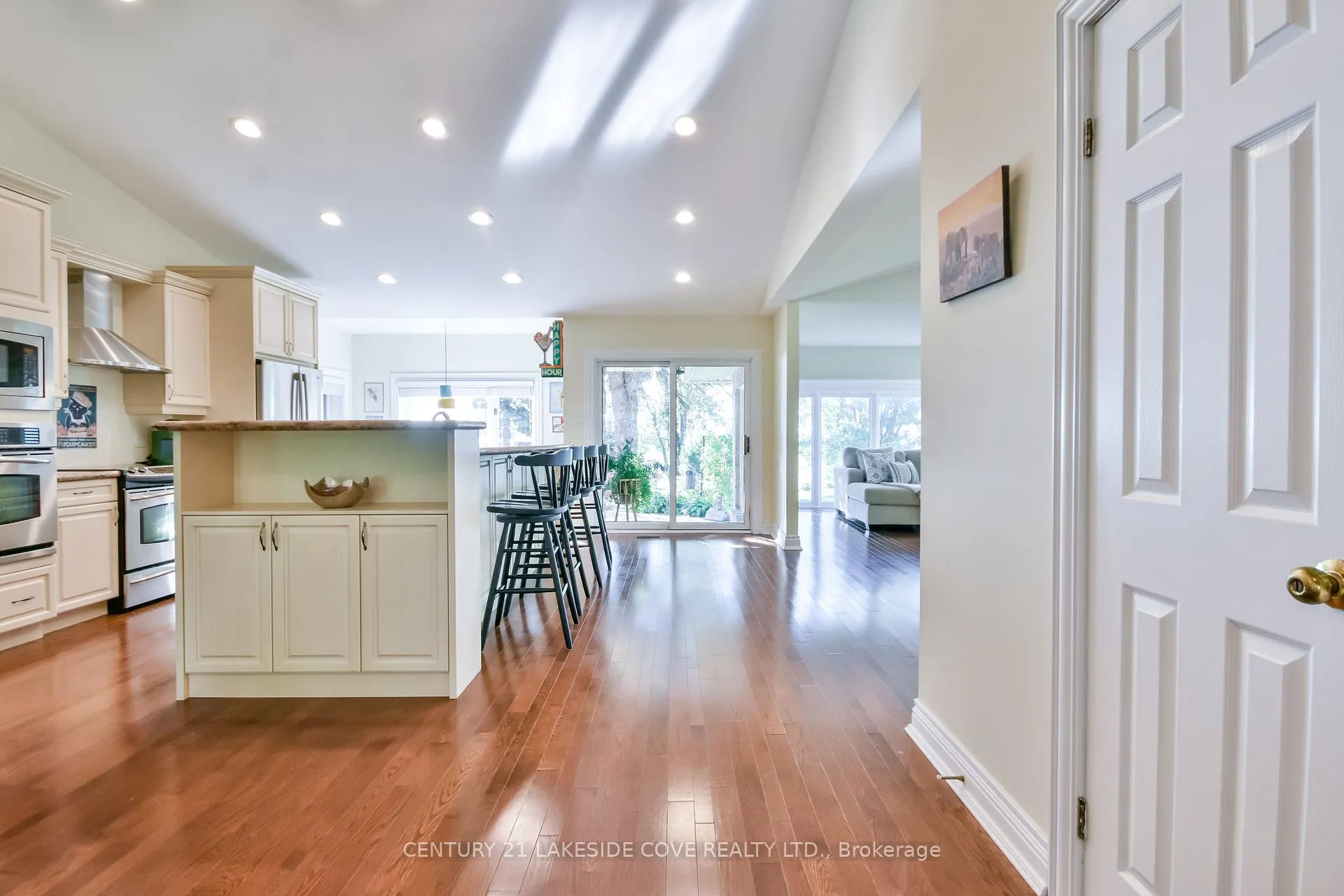Photo 11 of 96 Bayshore Drive, Ramara, Brechin — HOMEH