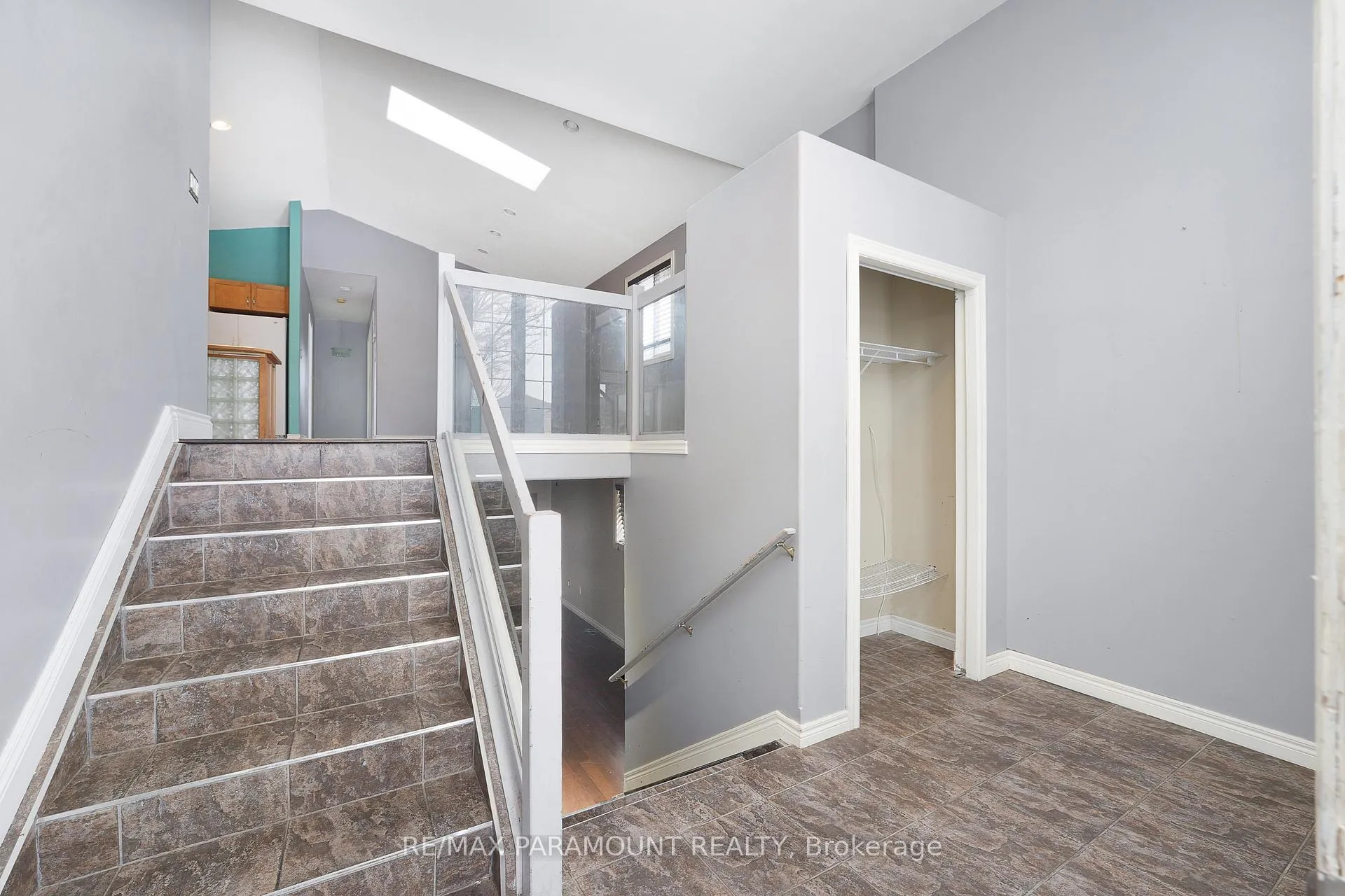 Photo 4 of 1505 Highnoon Drive, Windsor — HOMEH