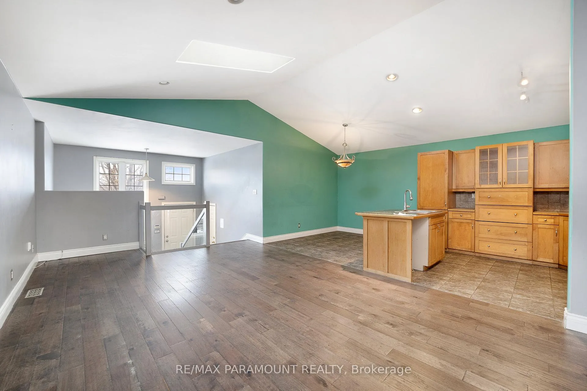 Photo 7 of 1505 Highnoon Drive, Windsor — HOMEH