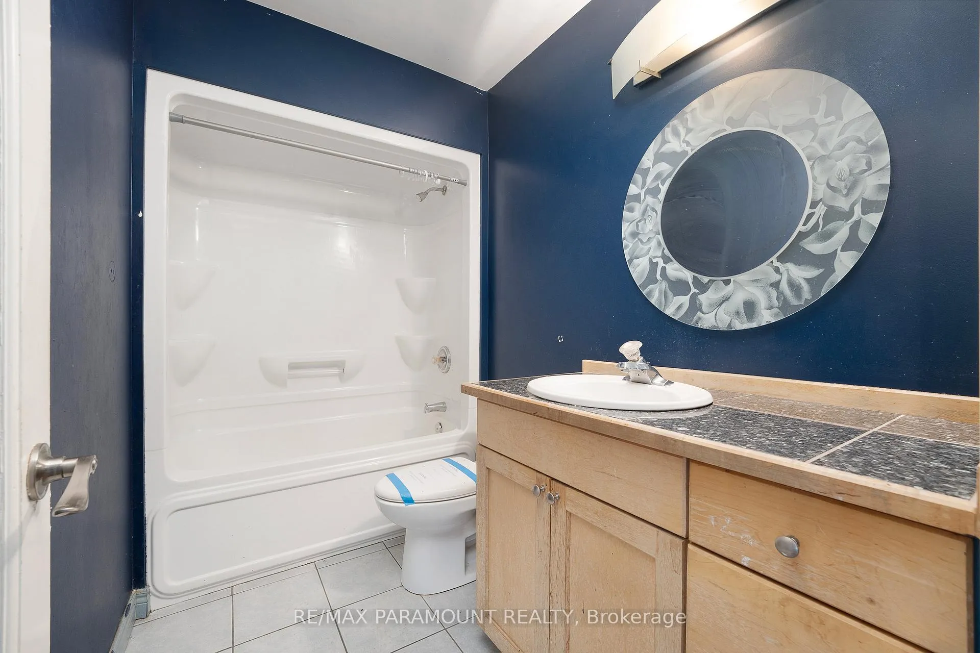 Photo 15 of 1505 Highnoon Drive, Windsor — HOMEH