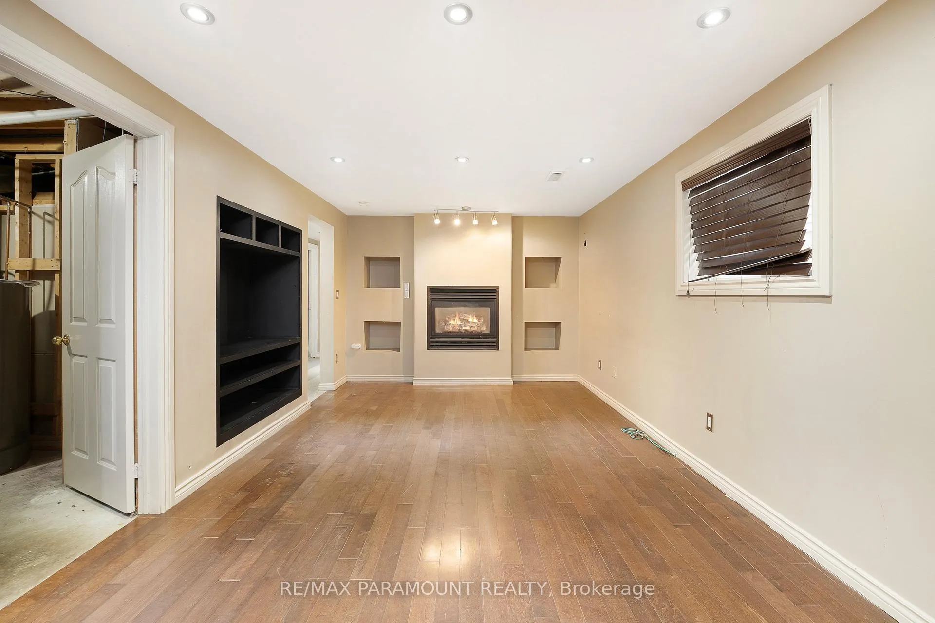 Photo 16 of 1505 Highnoon Drive, Windsor — HOMEH