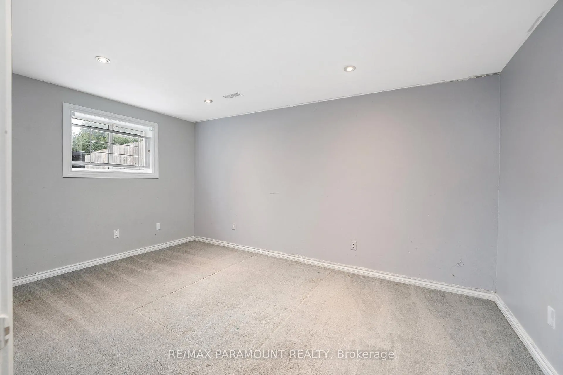 Photo 19 of 1505 Highnoon Drive, Windsor — HOMEH