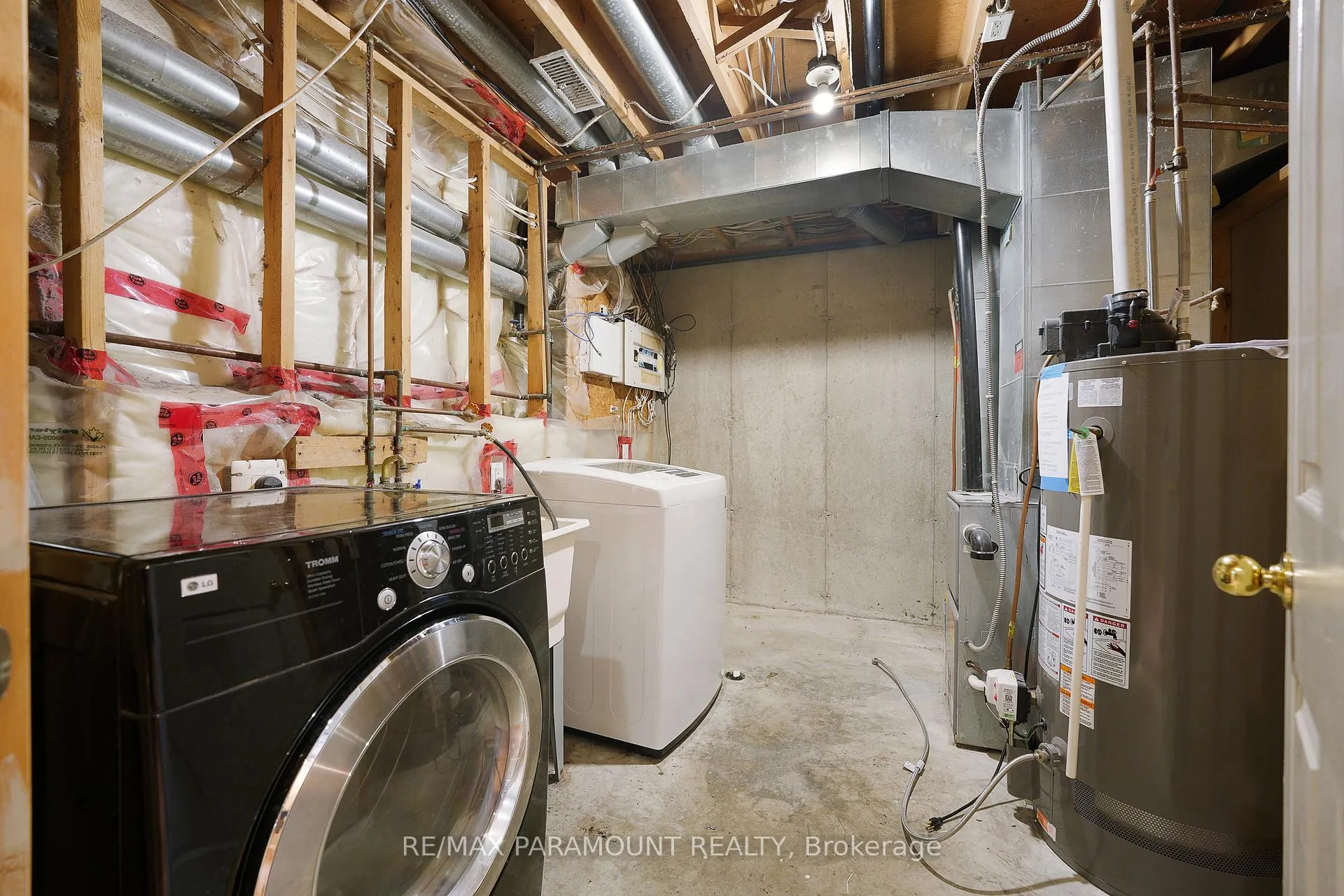 Photo 21 of 1505 Highnoon Drive, Windsor — HOMEH