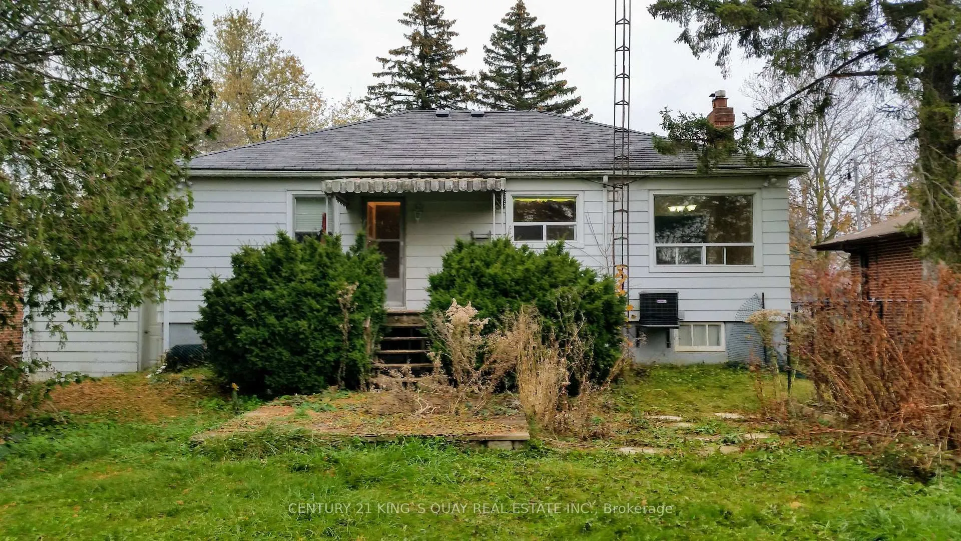 Photo 3 of 46 William Street, King, King City — HOMEH