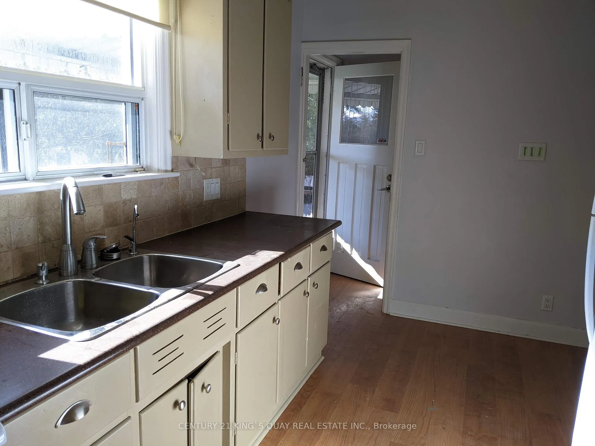 Photo 7 of 46 William Street, King, King City — HOMEH