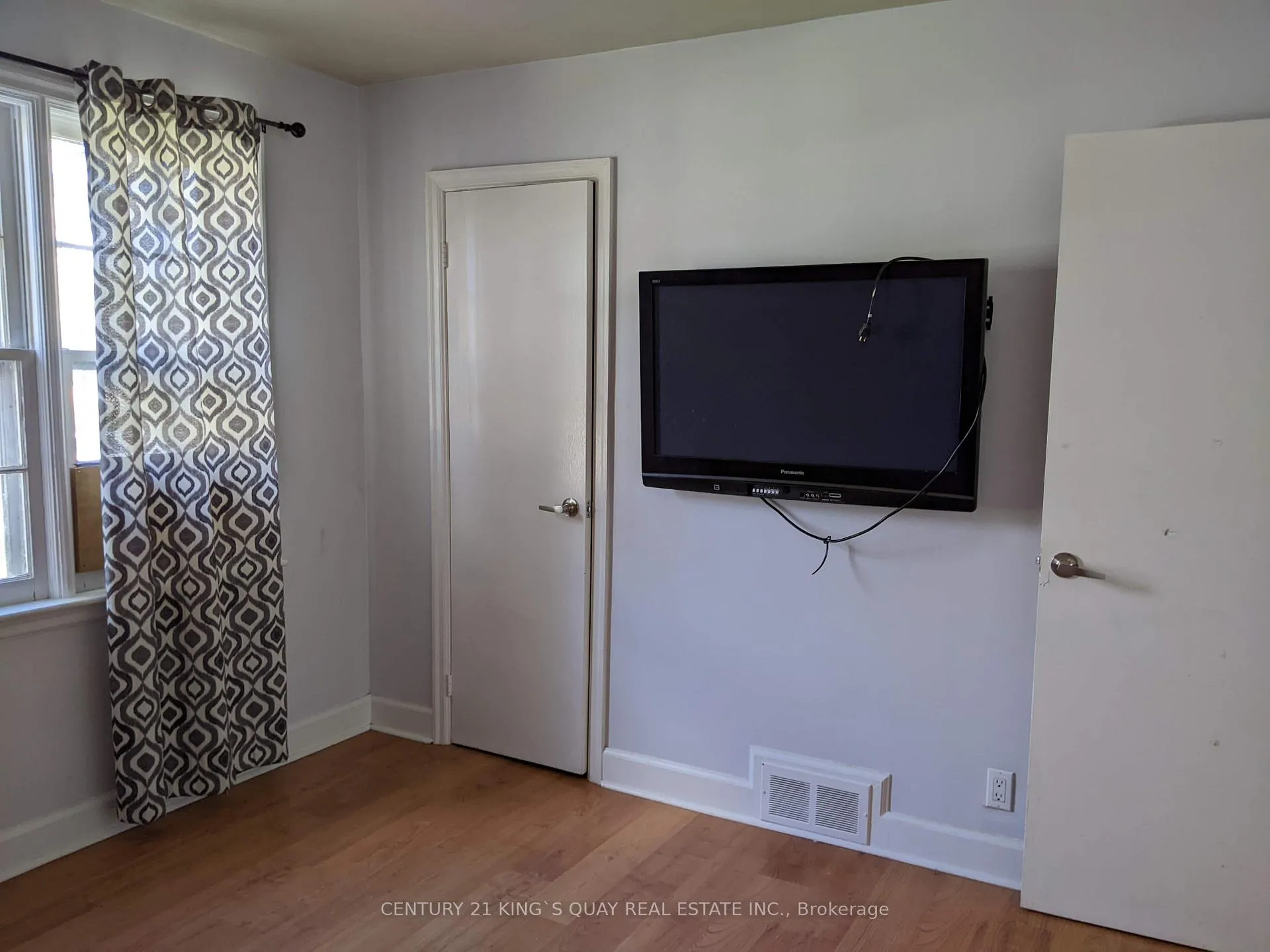 Photo 9 of 46 William Street, King, King City — HOMEH