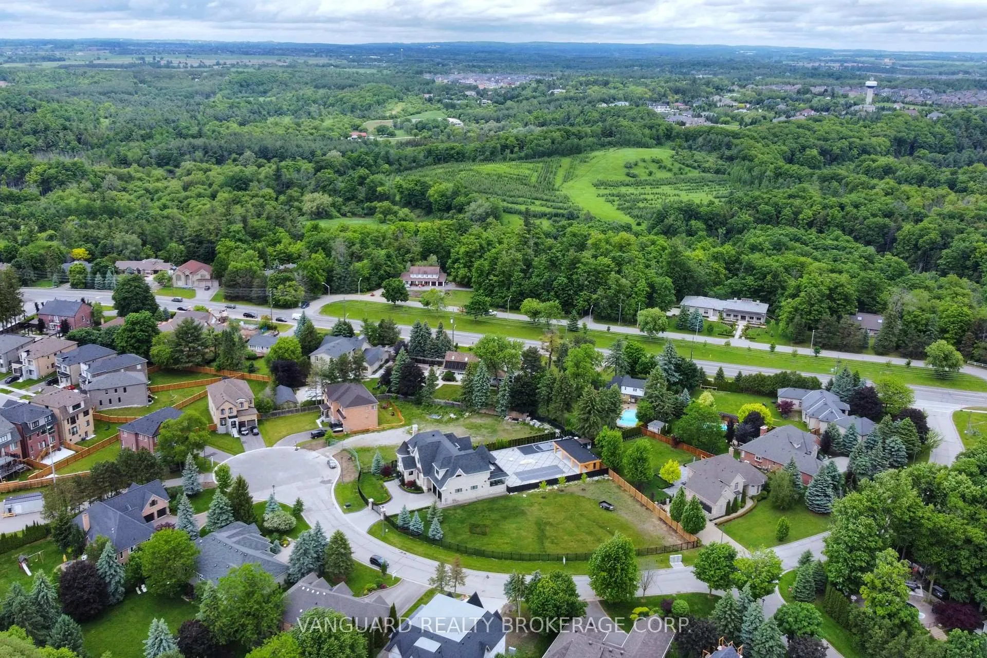 Photo 5 of 60 Whisper Lane, Vaughan, Kleinburg — HOMEH