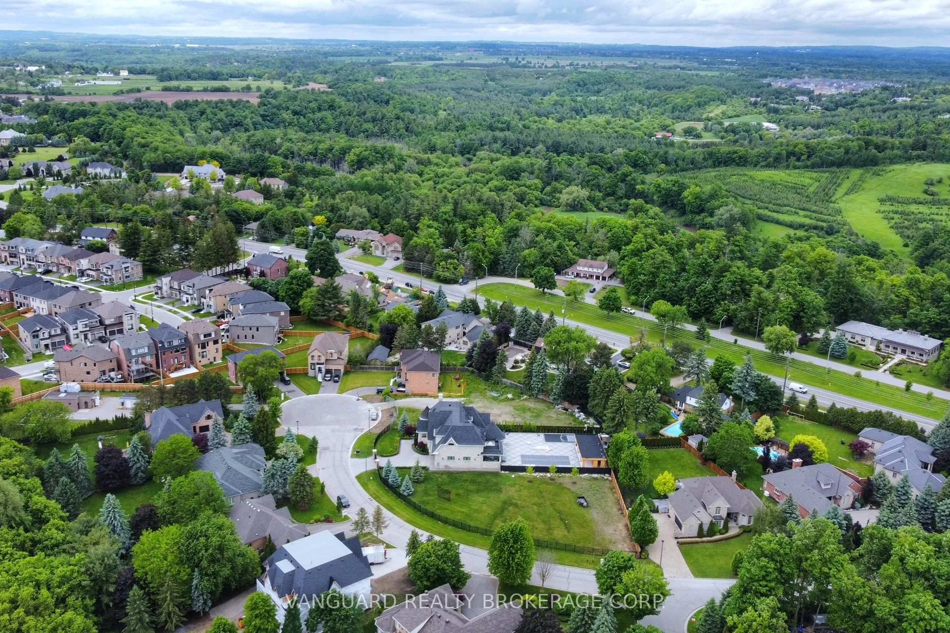 Photo 6 of 60 Whisper Lane, Vaughan, Kleinburg — HOMEH