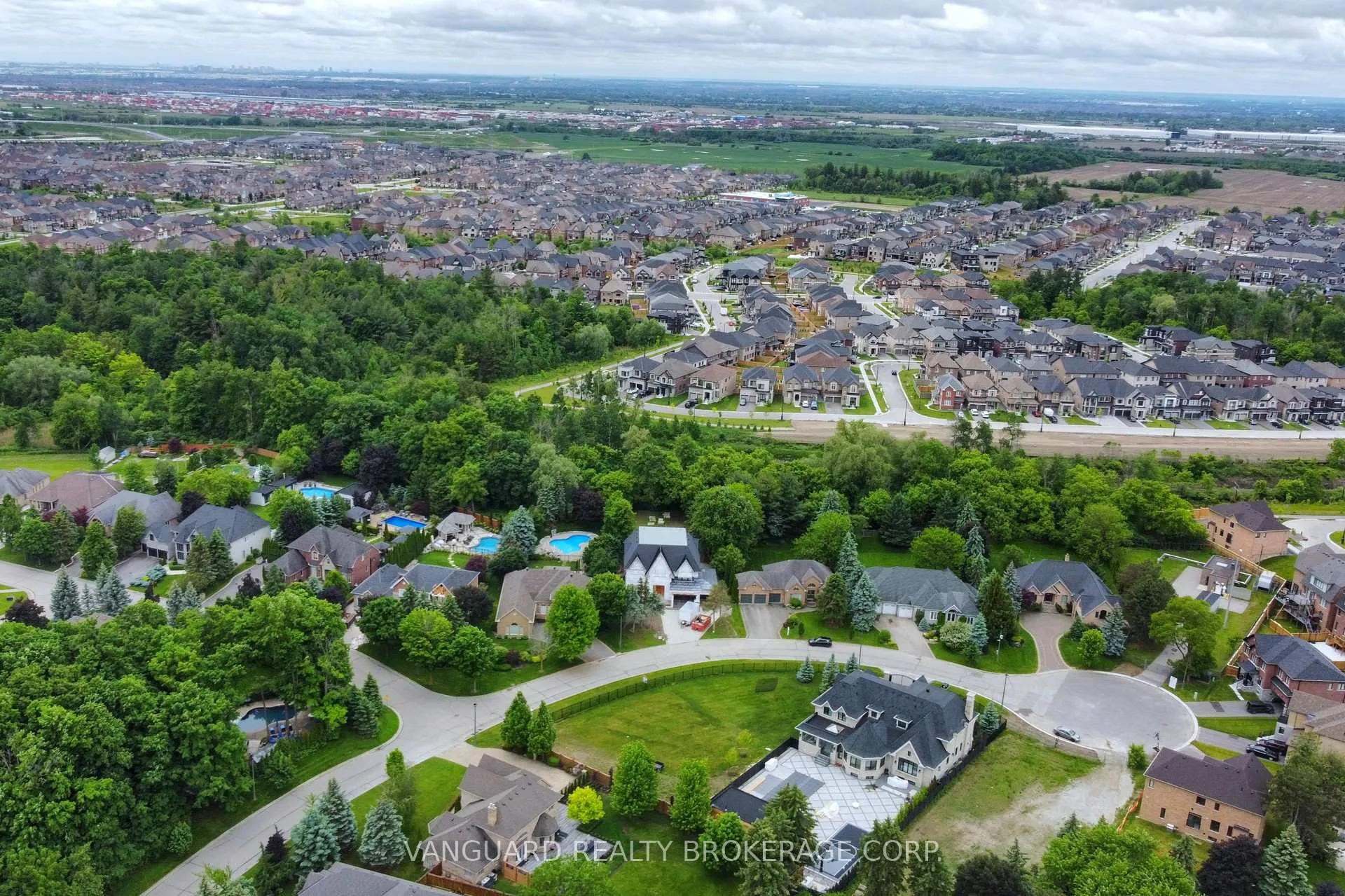 Photo 13 of 60 Whisper Lane, Vaughan, Kleinburg — HOMEH