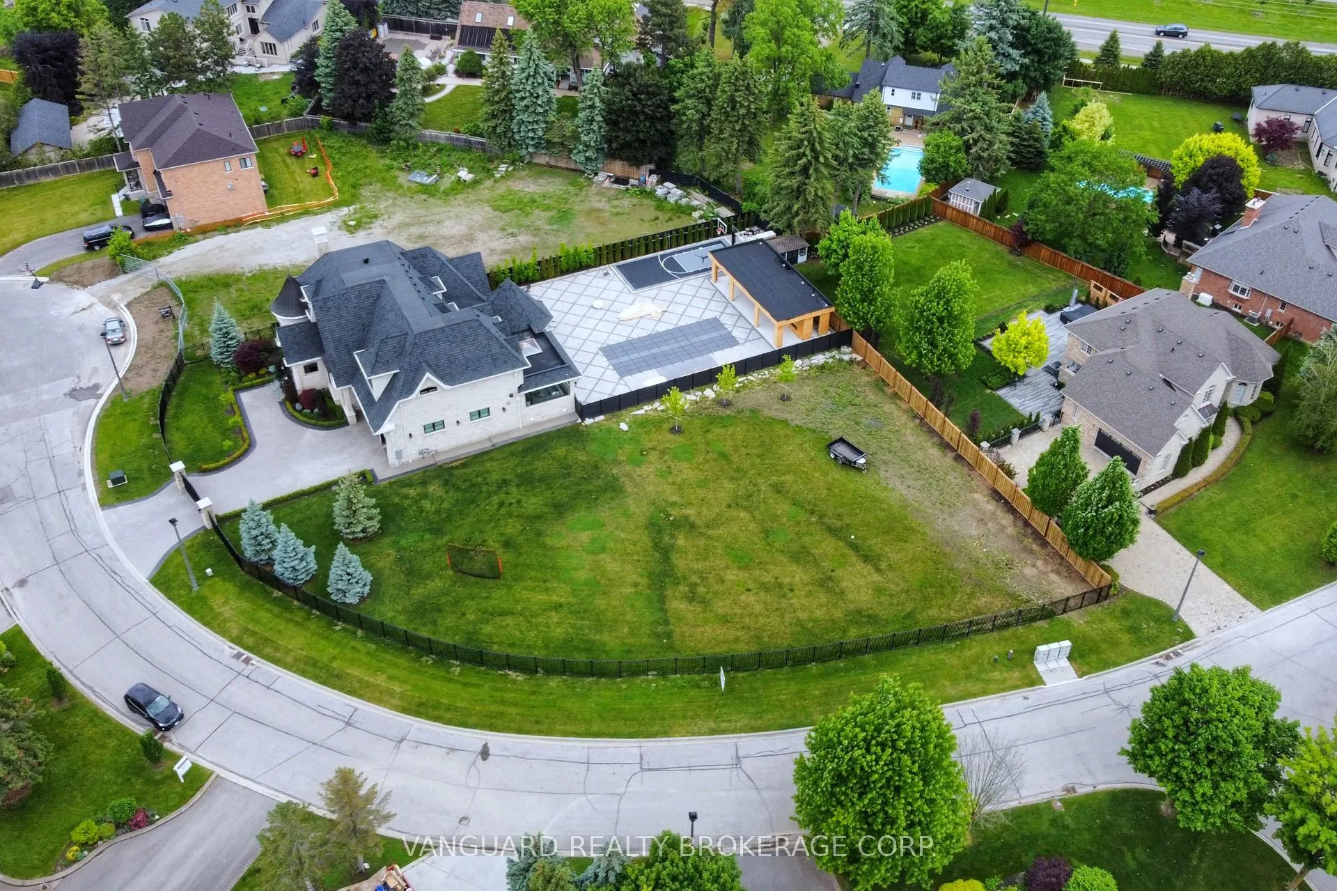 Photo 16 of 60 Whisper Lane, Vaughan, Kleinburg — HOMEH