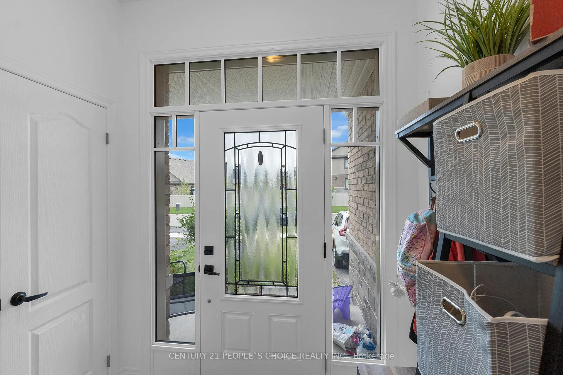 Photo 4 of 23 Pennell Drive, Barrie, Ardagh — HOMEH