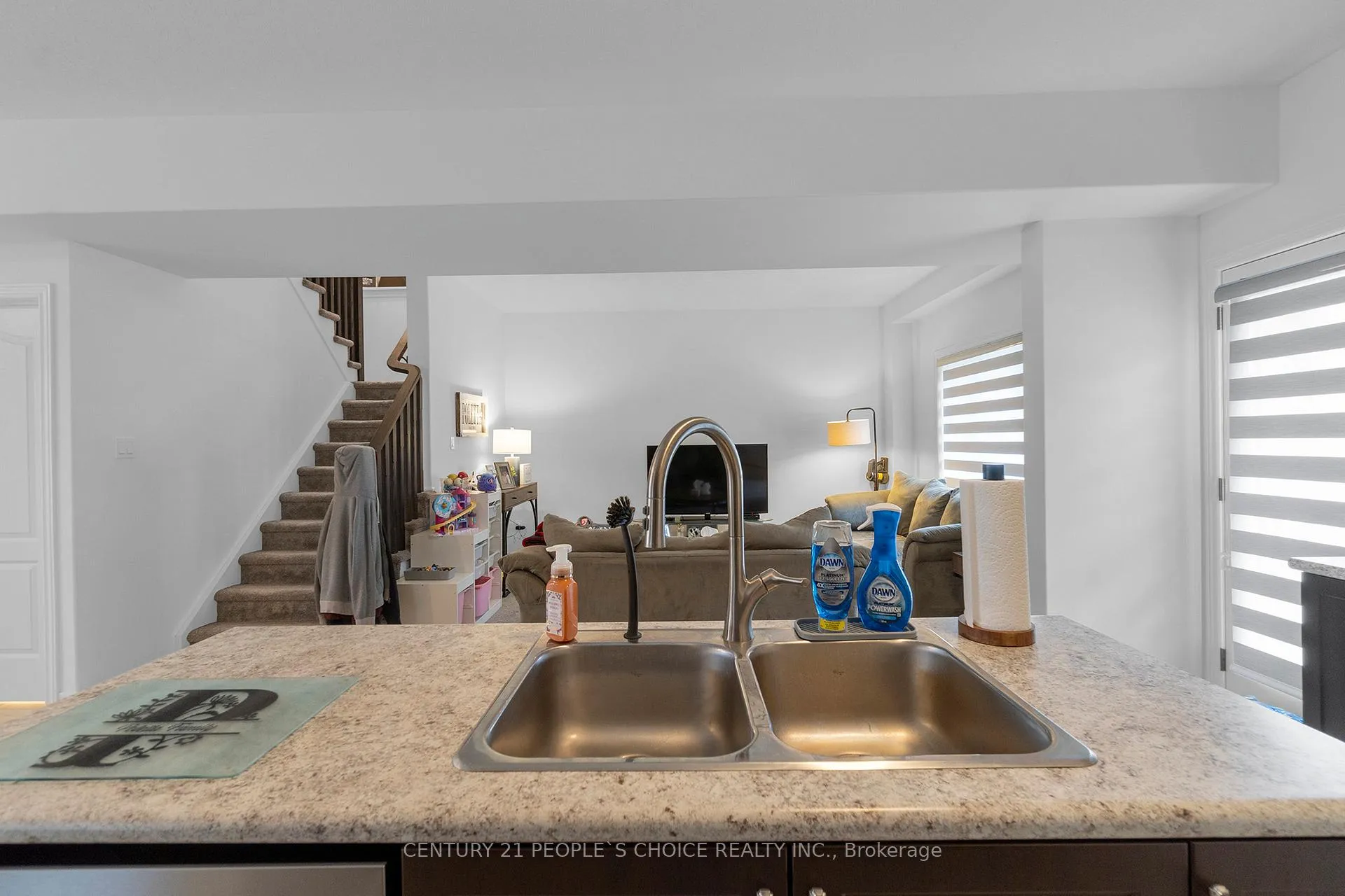 Photo 13 of 23 Pennell Drive, Barrie, Ardagh — HOMEH