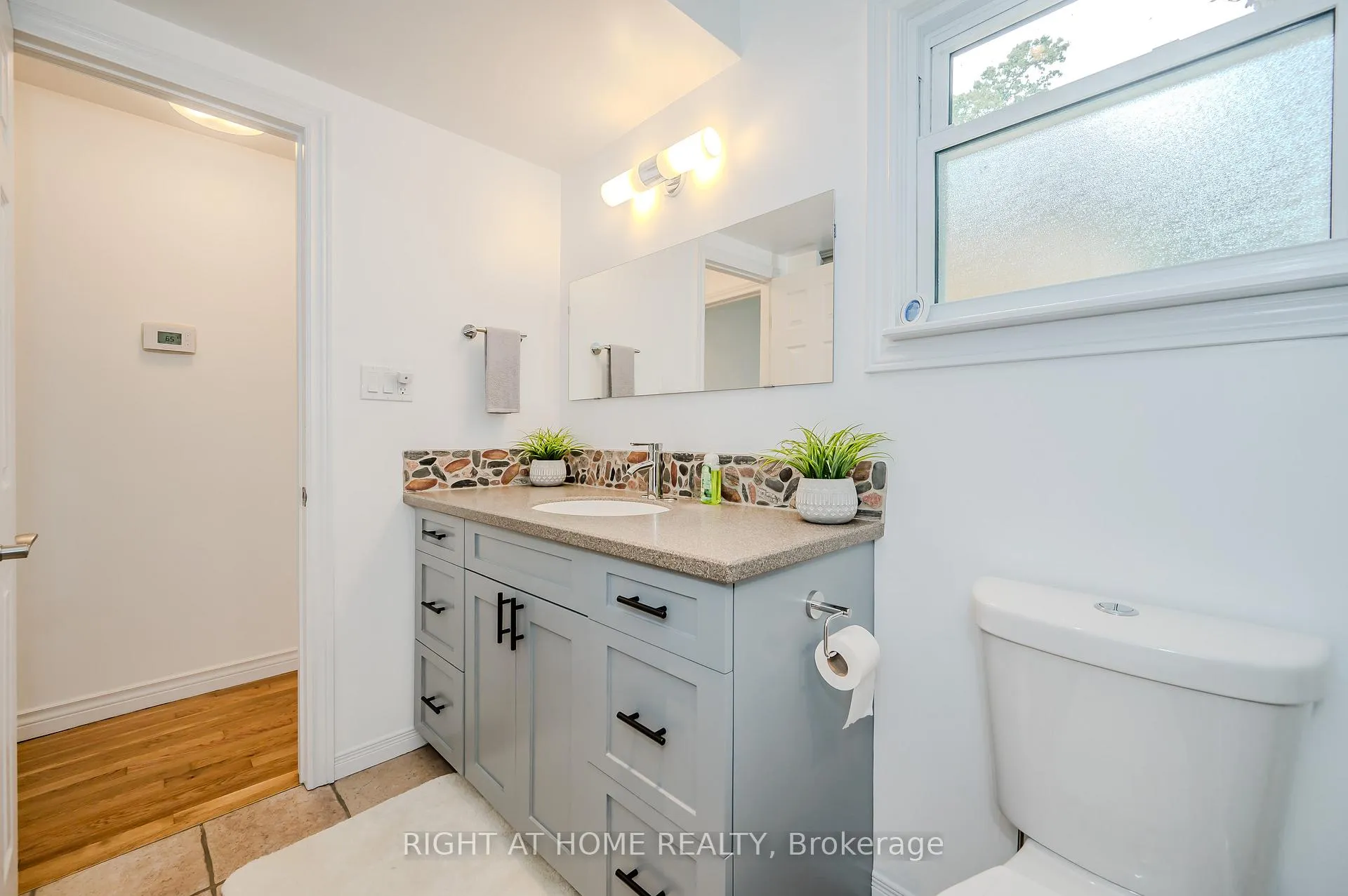 Photo 18 of 2 Campview Road, Hamilton, Winona Park — HOMEH