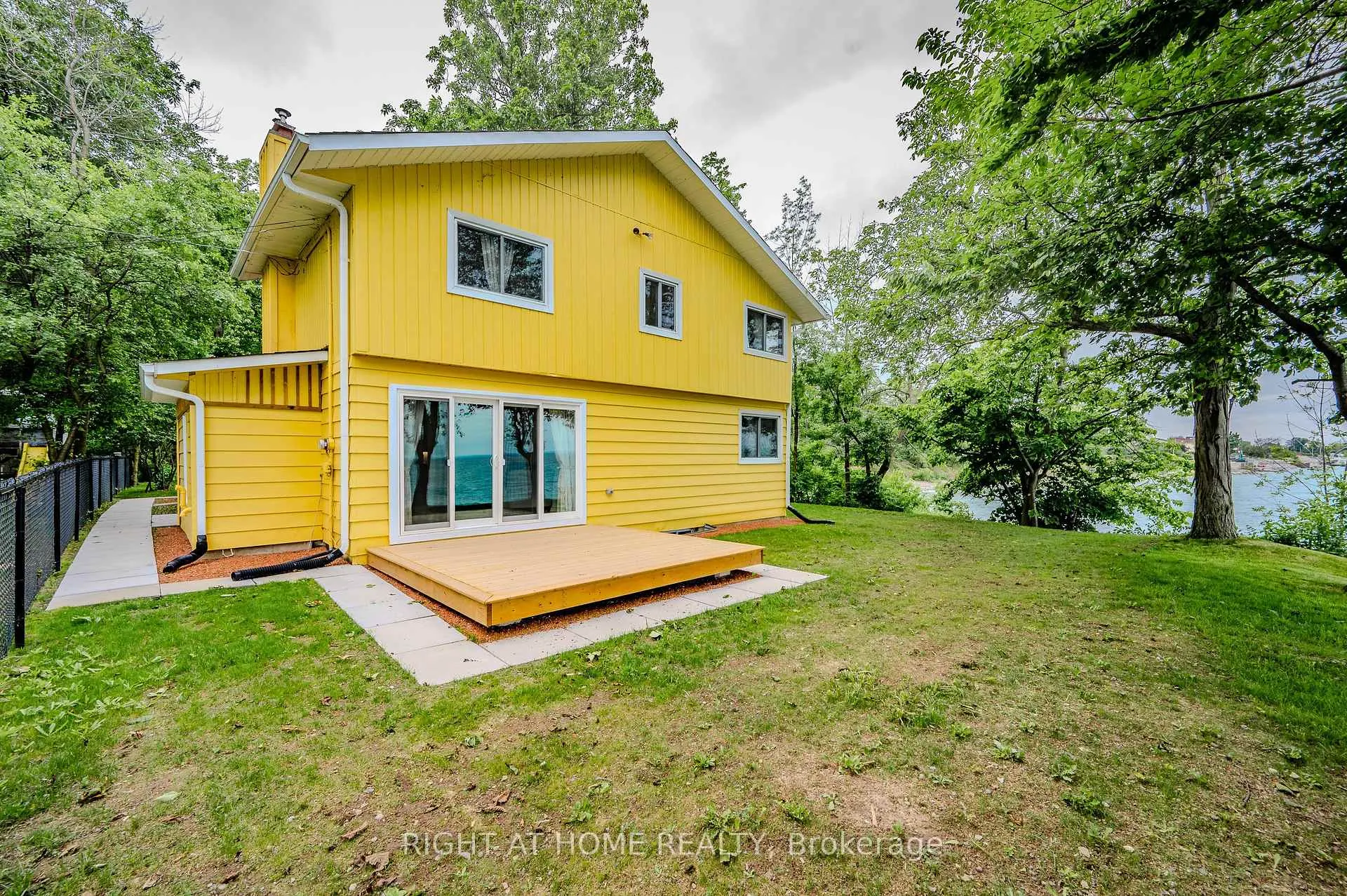 Photo 32 of 2 Campview Road, Hamilton, Winona Park — HOMEH