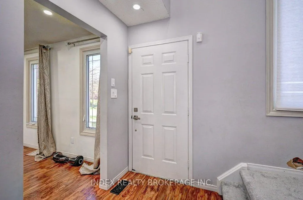 Photo 3 of 30 Maxwell Drive, Kitchener — HOMEH