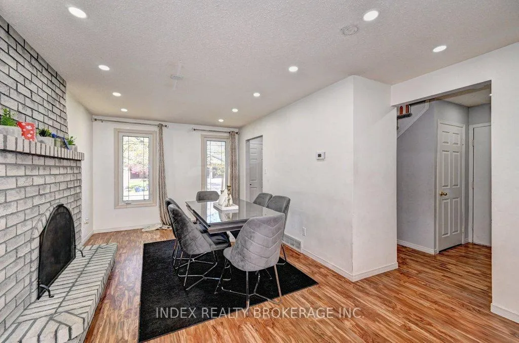 Photo 7 of 30 Maxwell Drive, Kitchener — HOMEH