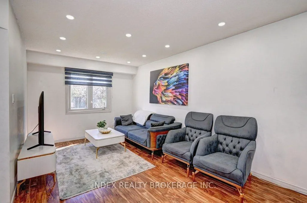 Photo 10 of 30 Maxwell Drive, Kitchener — HOMEH