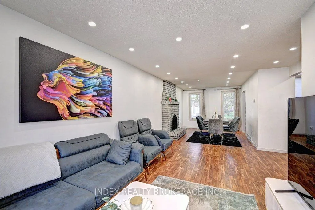 Photo 11 of 30 Maxwell Drive, Kitchener — HOMEH