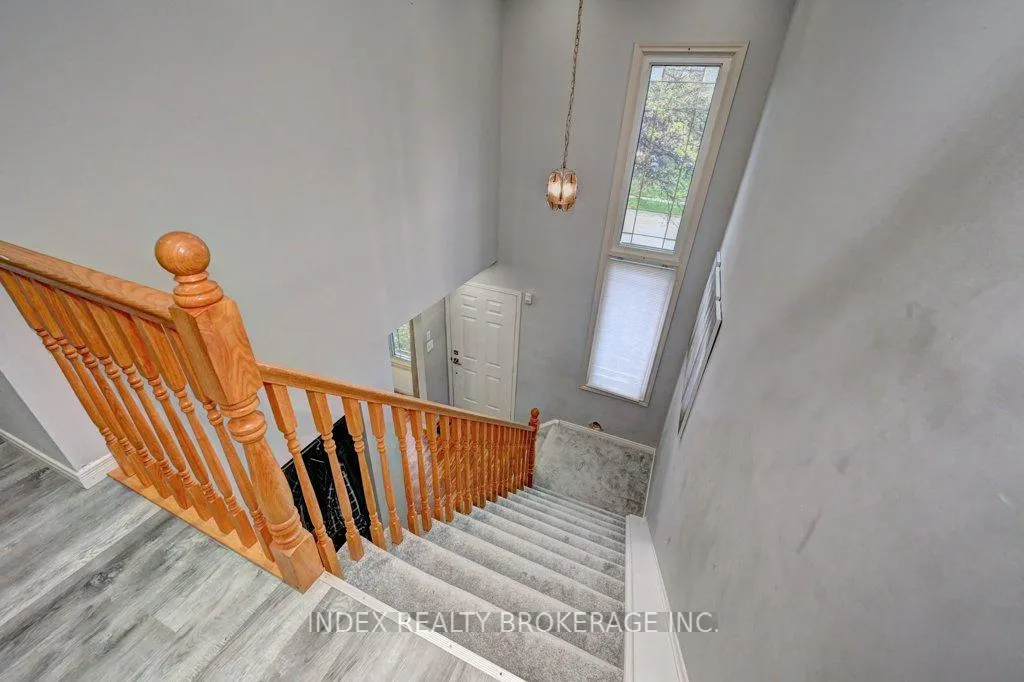 Photo 21 of 30 Maxwell Drive, Kitchener — HOMEH