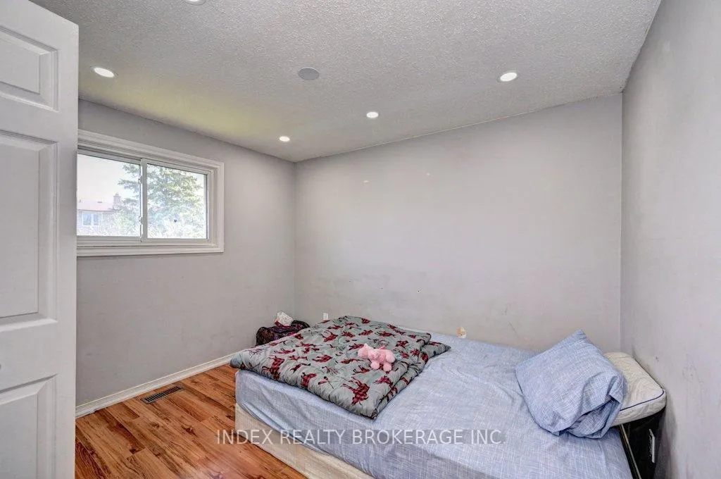 Photo 29 of 30 Maxwell Drive, Kitchener — HOMEH